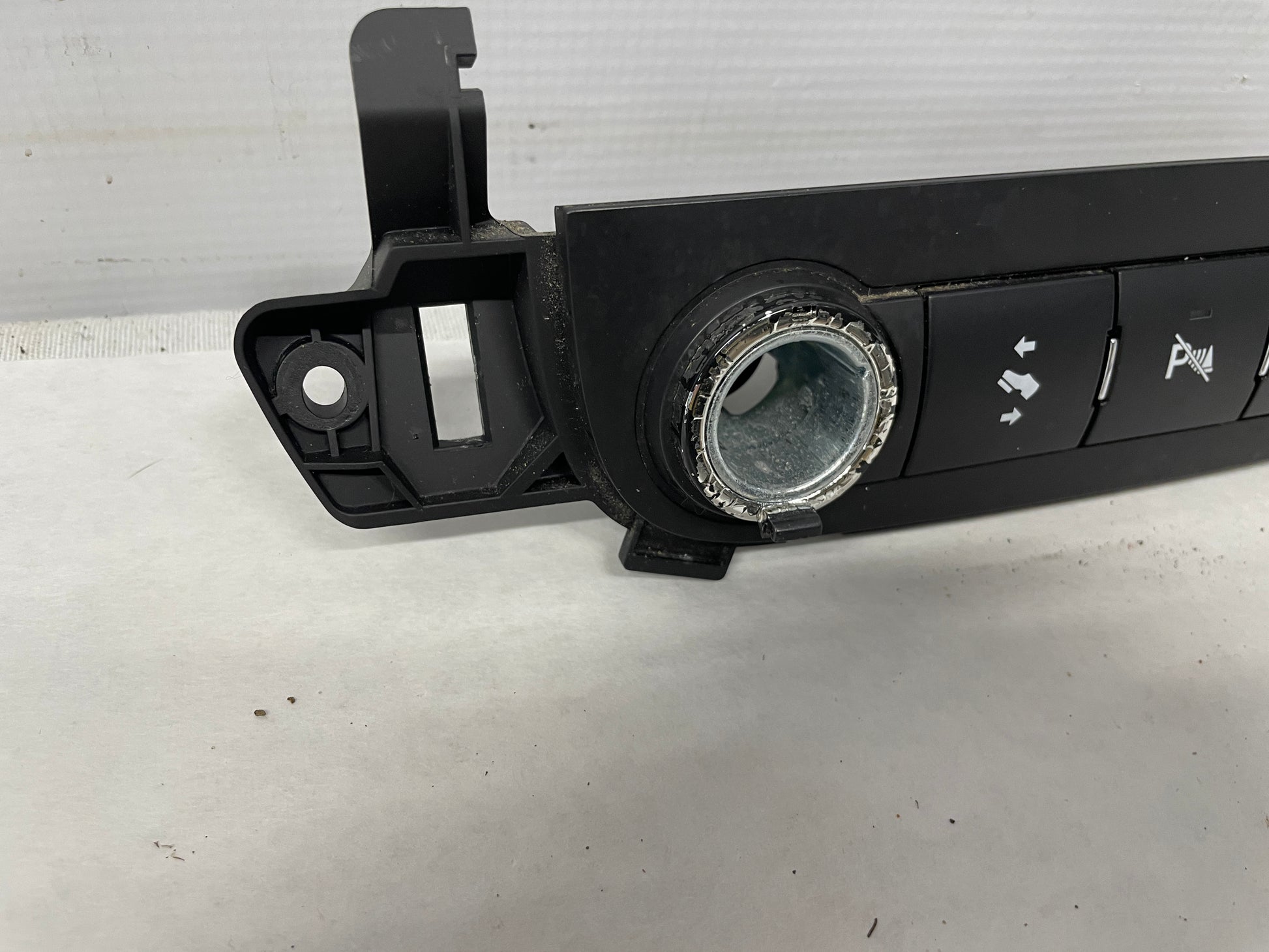 2009 GMC Sierra 2500HD SLT Traction Park Power Pedal Control Switch OEM - Day's Parts Yard