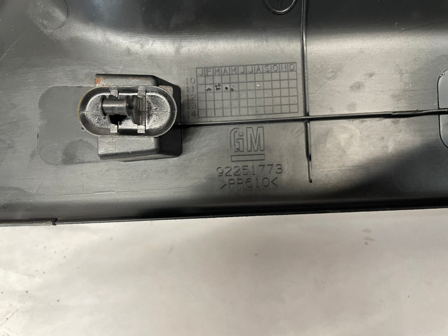2012 Chevy Caprice PPV LH Driver Rear Door Carpet Retainer Sill Trim Panel Molding OEM