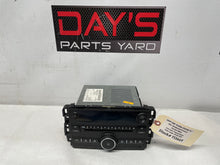 2009 GMC Sierra 2500HD SLT Radio Stereo Receiver AM FM CD Player OEM - Day's Parts Yard