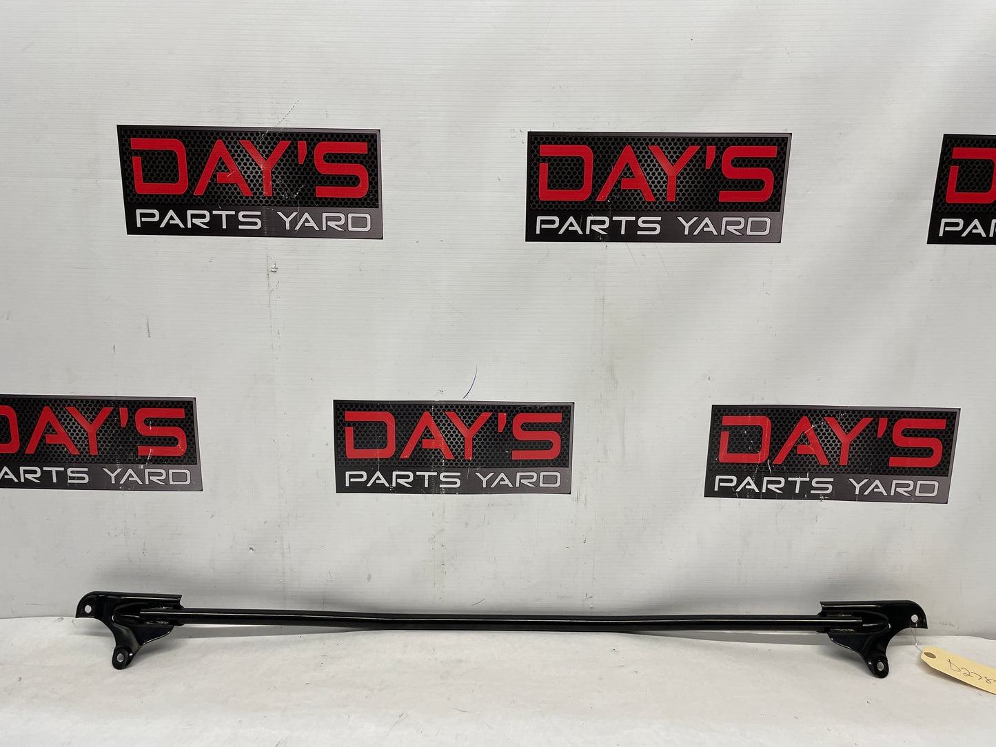 2006 Pontiac GTO Suspension Strut Tower Brace OEM - Day's Parts Yard