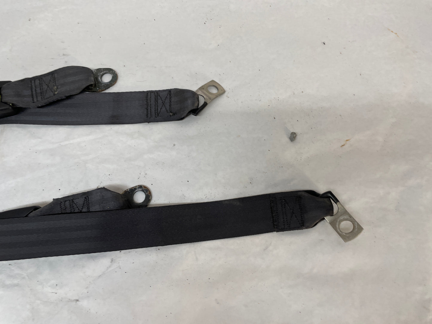 2001 Pontiac Firebird Trans AM WS6 Rear Seat Belt Seatbelt Buckle Retractors Ebony Black OEM - Day's Parts Yard