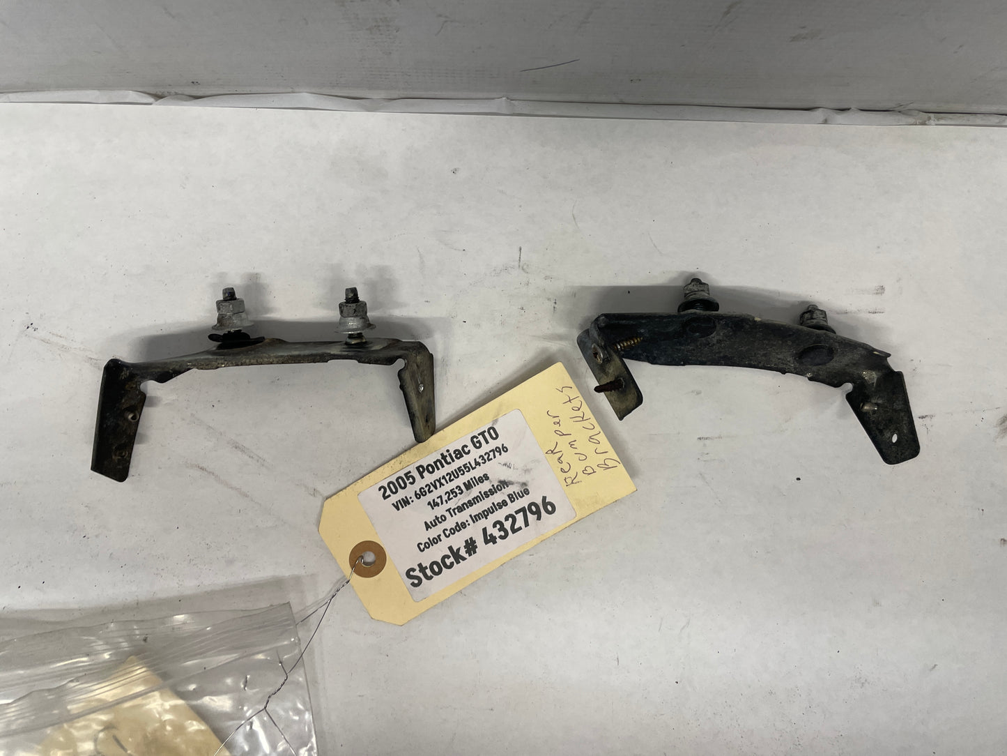 2005 Pontiac GTO Complete Rear Bumper Cover OEM - Day's Parts Yard