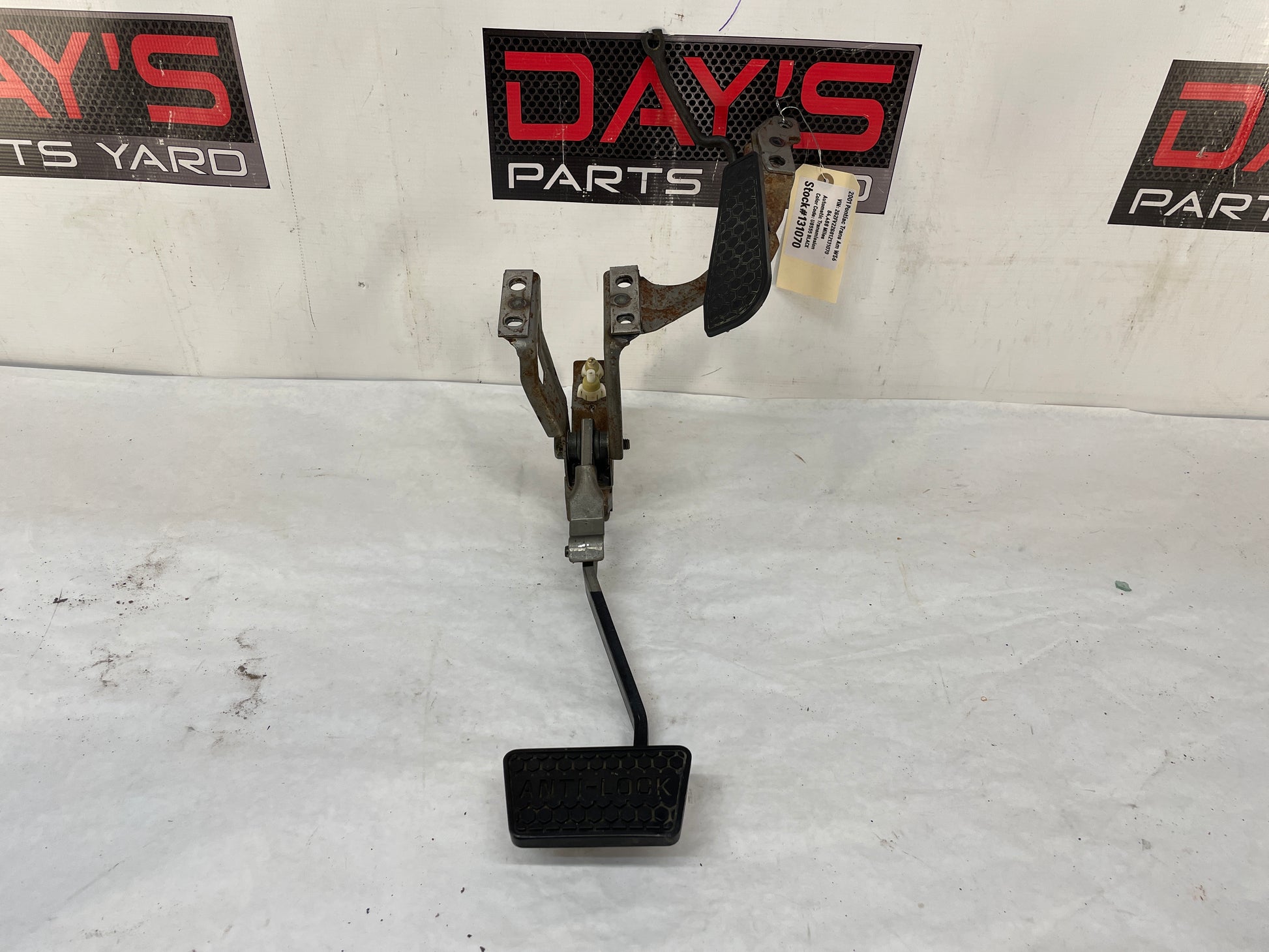2001 Pontiac Trans AM WS6 Automatic Accelerator Gas Brake Pedal Assembly OEM - Day's Parts Yard