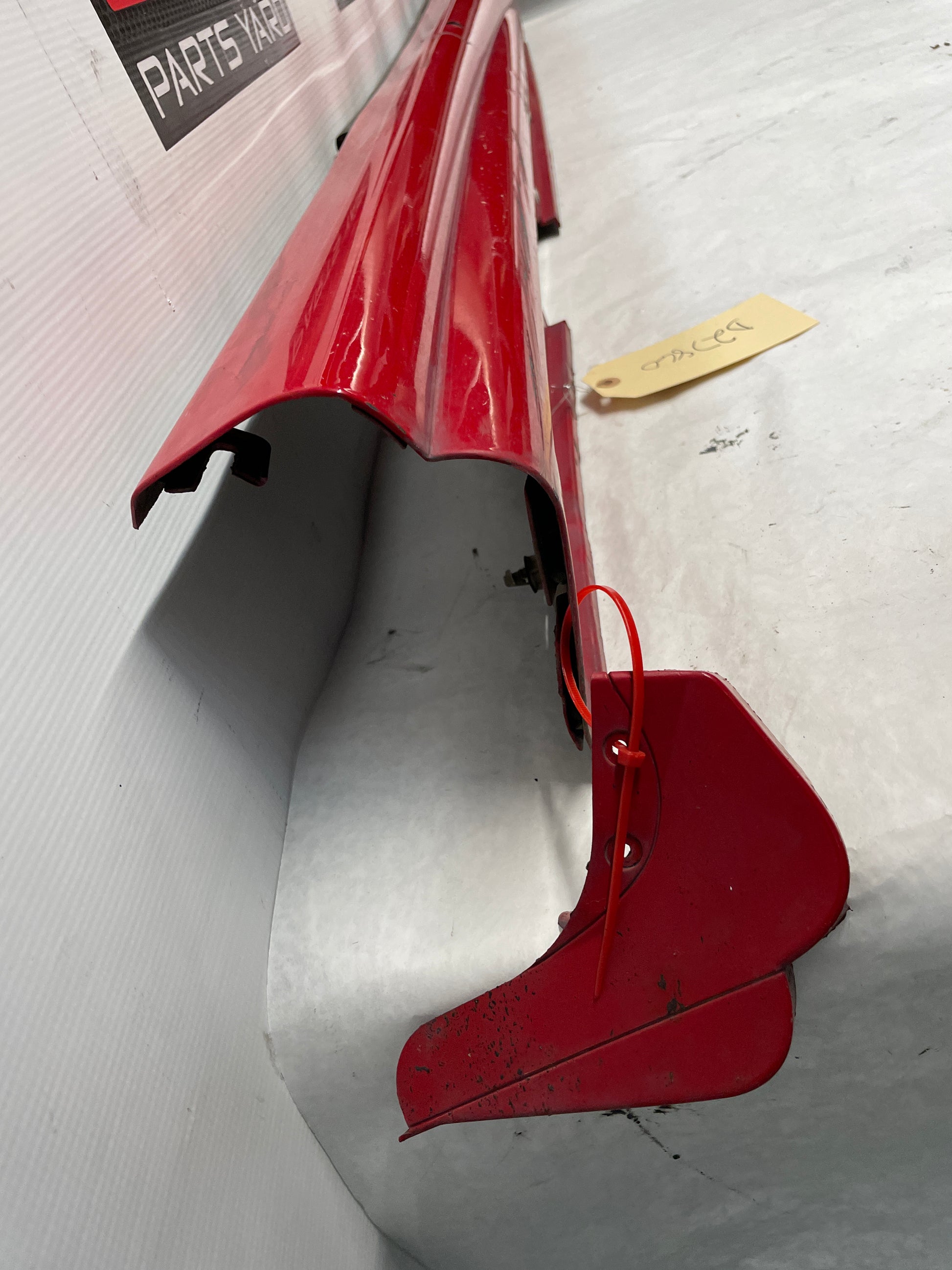 2006 Pontiac GTO RH Passenger Rocker Molding Side Skirt Panel Trim OEM - Day's Parts Yard