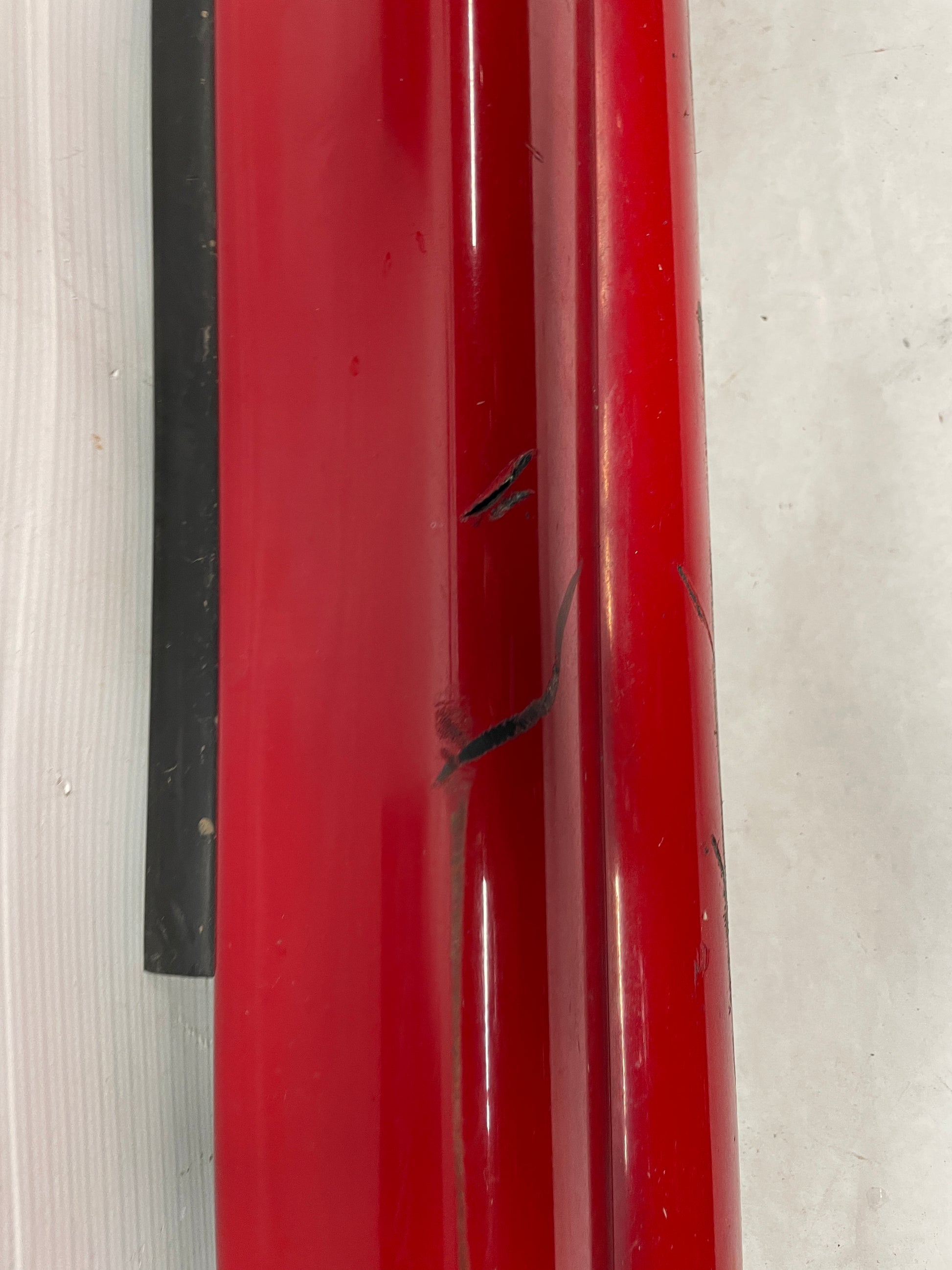 2006 Pontiac GTO RH Passenger Rocker Molding Side Skirt Panel Trim OEM - Day's Parts Yard