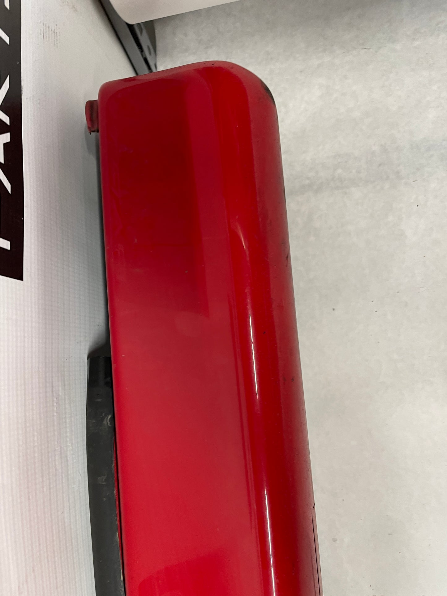 2006 Pontiac GTO RH Passenger Rocker Molding Side Skirt Panel Trim OEM - Day's Parts Yard