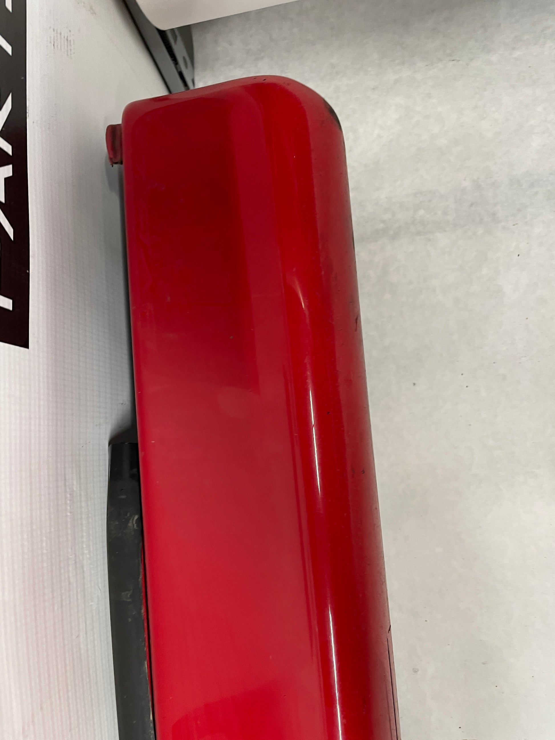 2006 Pontiac GTO RH Passenger Rocker Molding Side Skirt Panel Trim OEM - Day's Parts Yard