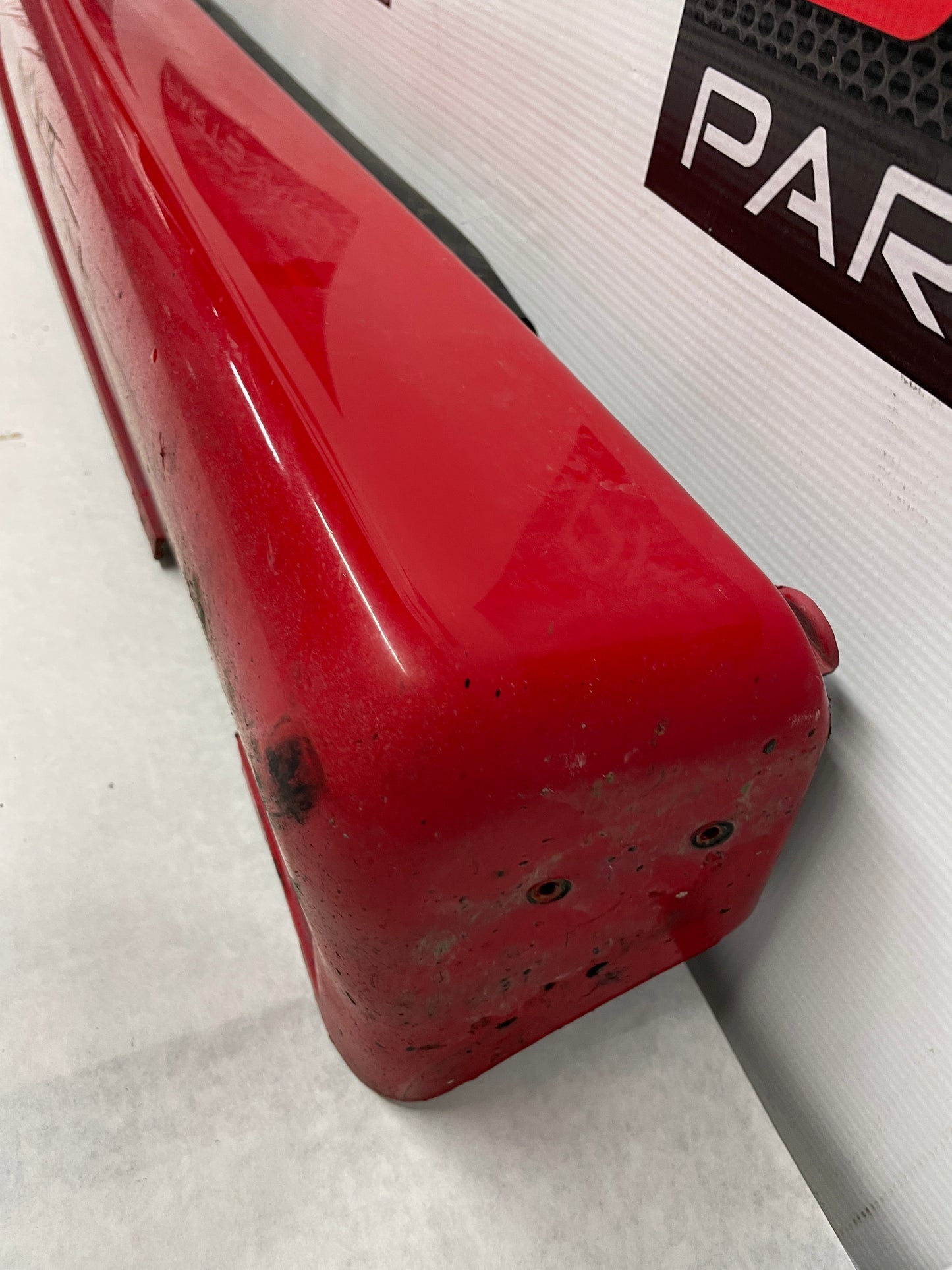 2006 Pontiac GTO RH Passenger Rocker Molding Side Skirt Panel Trim OEM - Day's Parts Yard