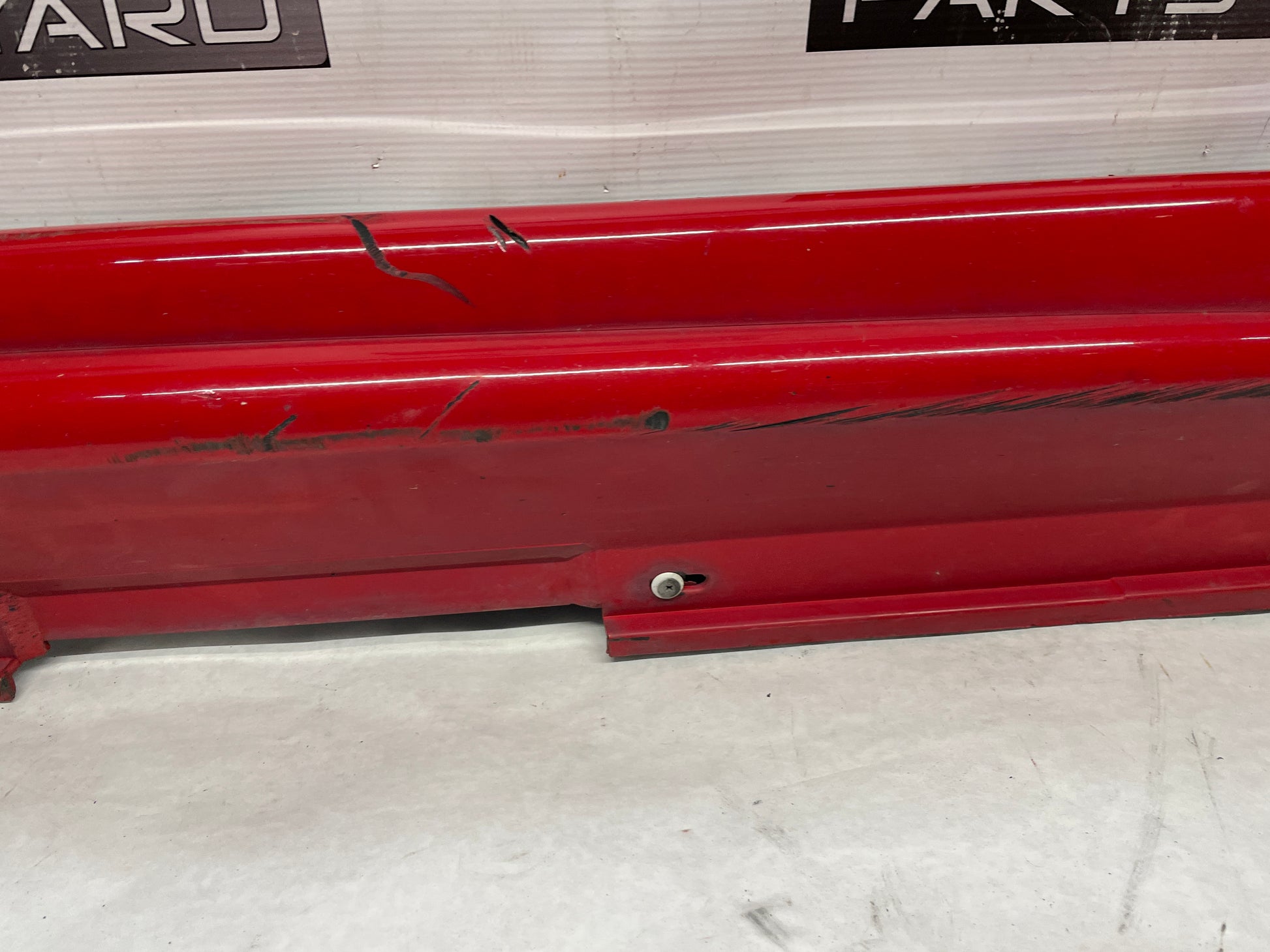 2006 Pontiac GTO RH Passenger Rocker Molding Side Skirt Panel Trim OEM - Day's Parts Yard