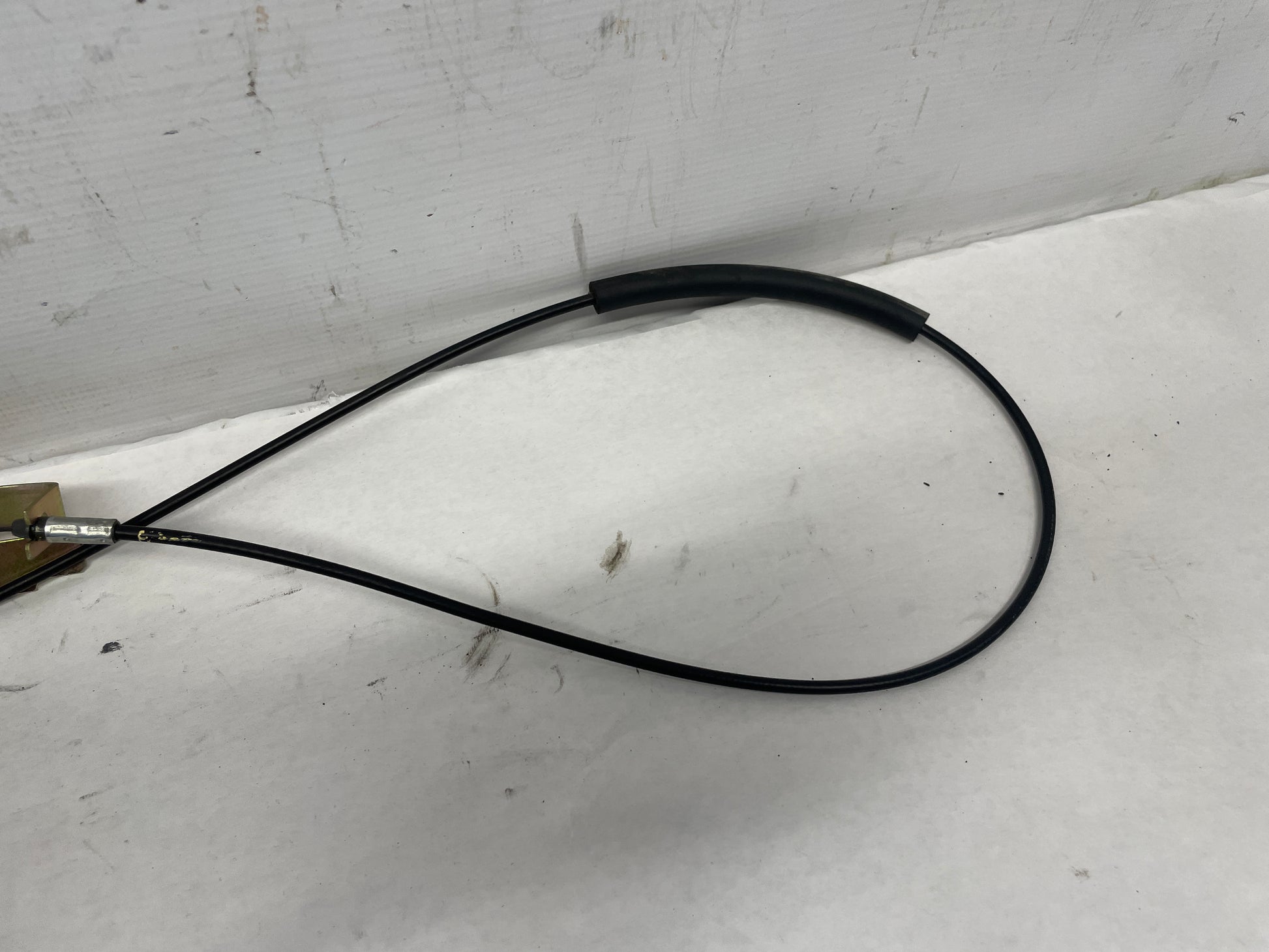 2005 Pontiac GTO Fuel Gas Door Lock Actuator w/ Cable  OEM - Day's Parts Yard