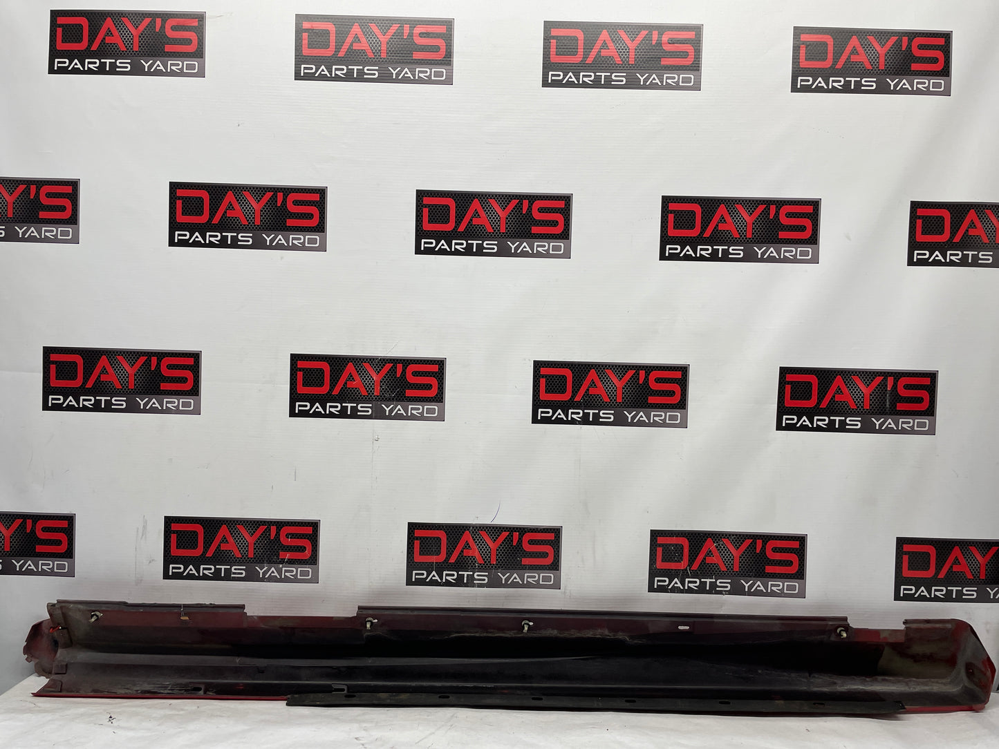 2006 Pontiac GTO RH Passenger Rocker Molding Side Skirt Panel Trim OEM - Day's Parts Yard