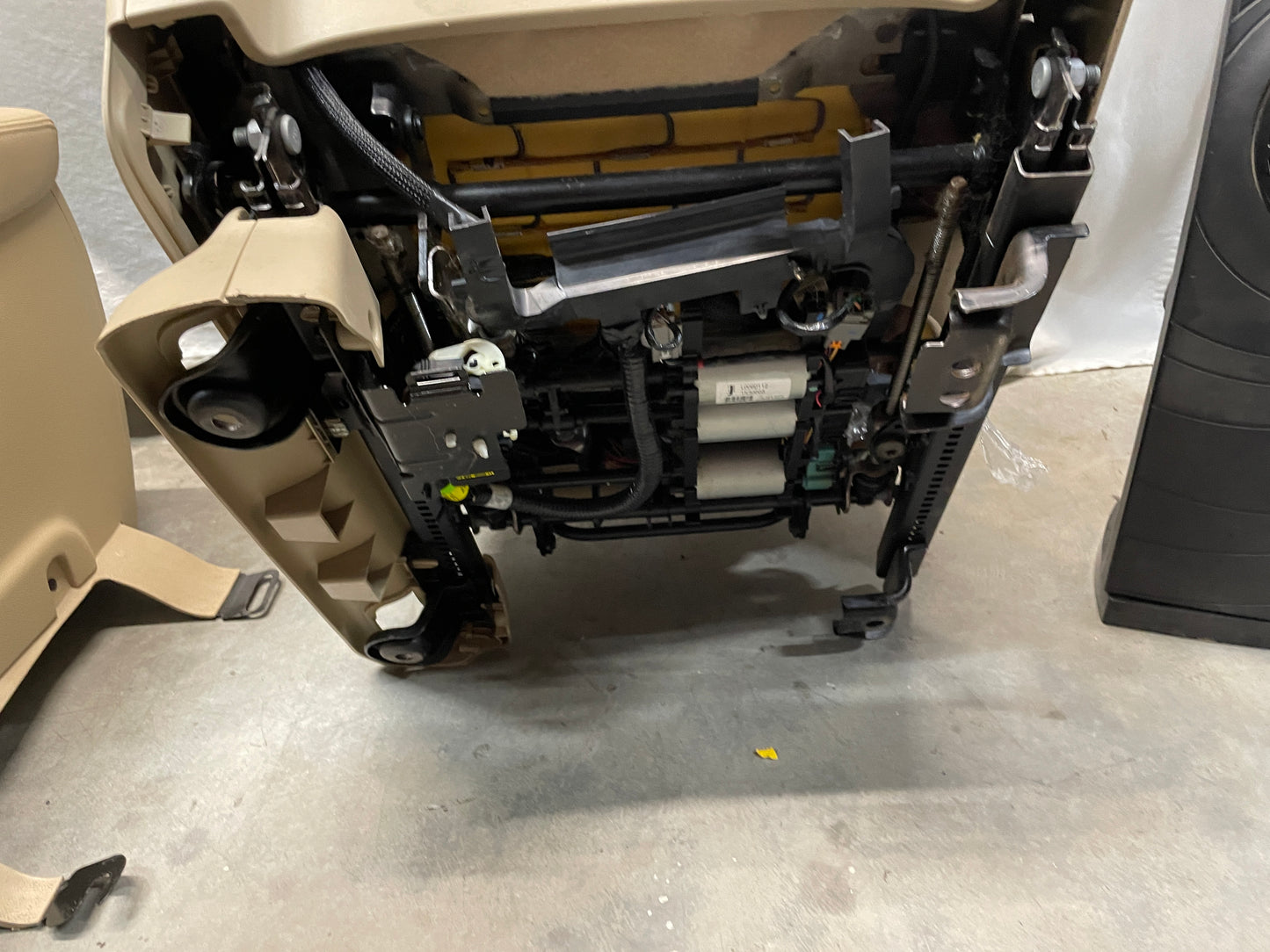 2009 GMC Sierra 2500HD SLT Seats Fronts and Rears Tan Cashmere OEM