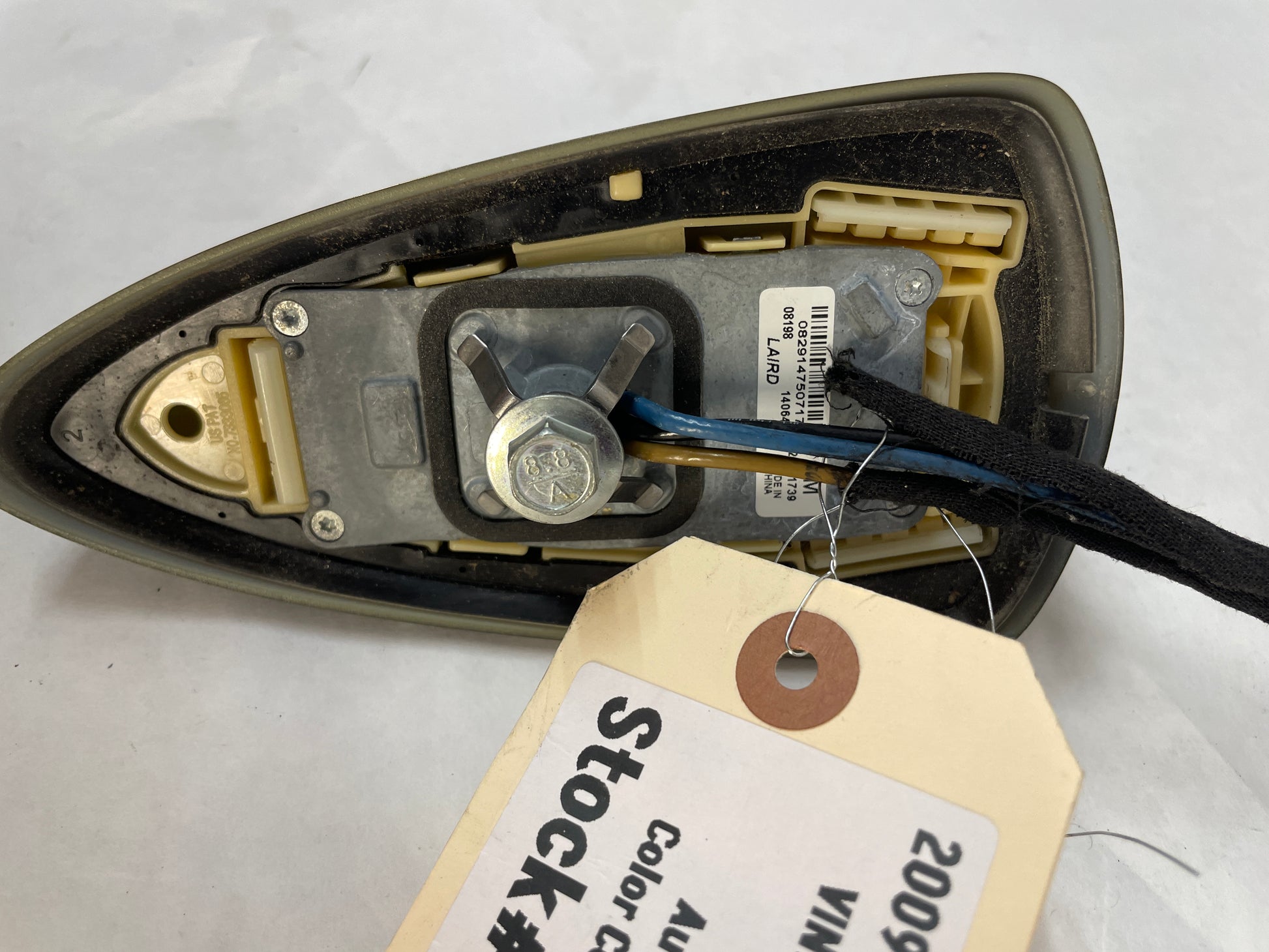 2009 Cadillac CTS-V Sedan Shark Fin High Frequency Radio Antenna OEM - Day's Parts Yard