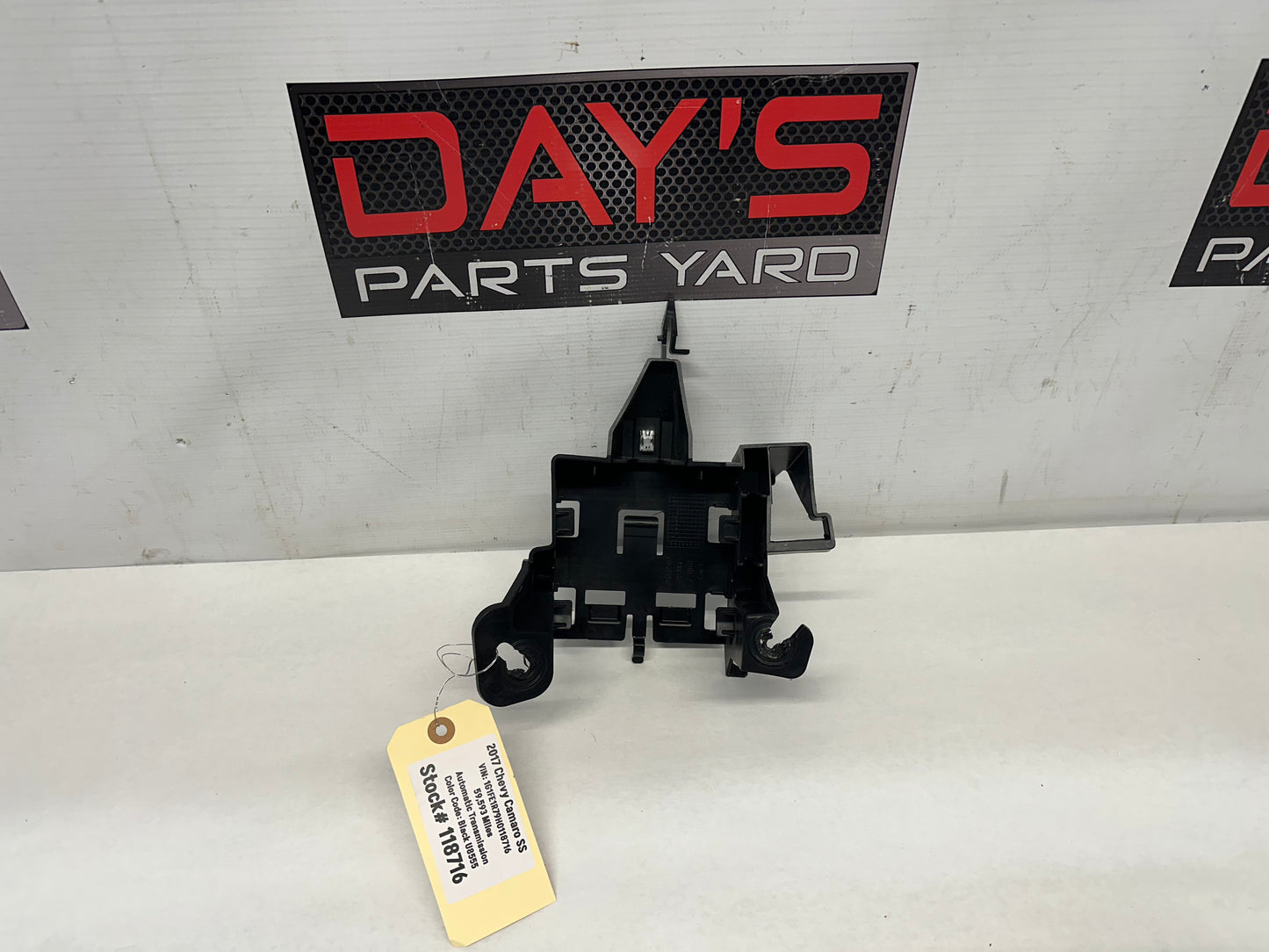 2017 Chevy Camaro SS Keyless Entry Control Bracket OEM - Day's Parts Yard