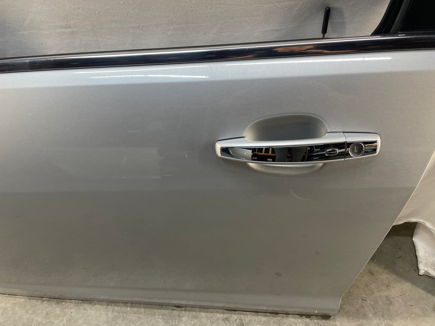 2015 Chevy SS Sedan LH Driver Front Exterior Door Silver OEM