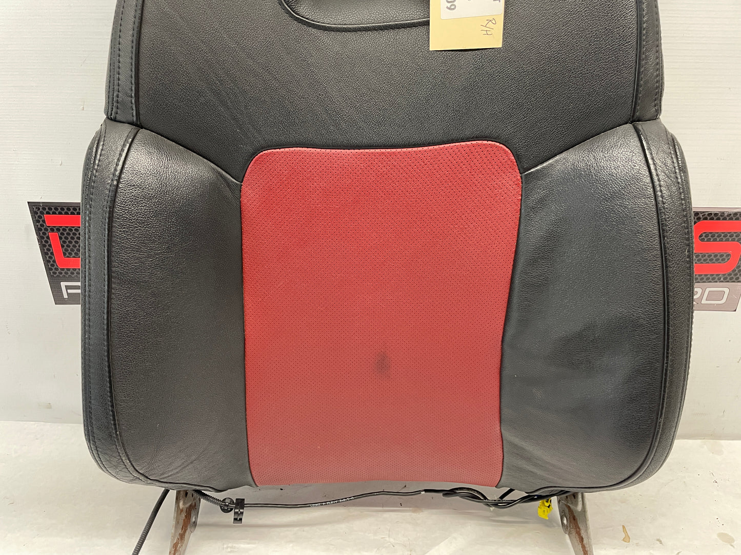 2009 Pontiac G8 GT RH Passenger Front Seat Top Cushion Frame Cover Red & Black Leather OEM