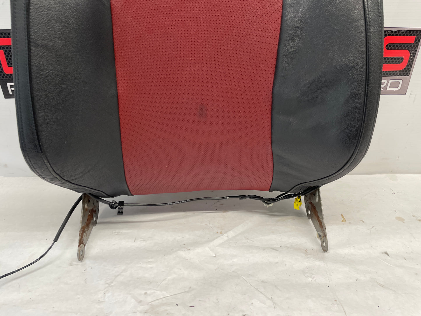 2009 Pontiac G8 GT RH Passenger Front Seat Top Cushion Frame Cover Red & Black Leather OEM