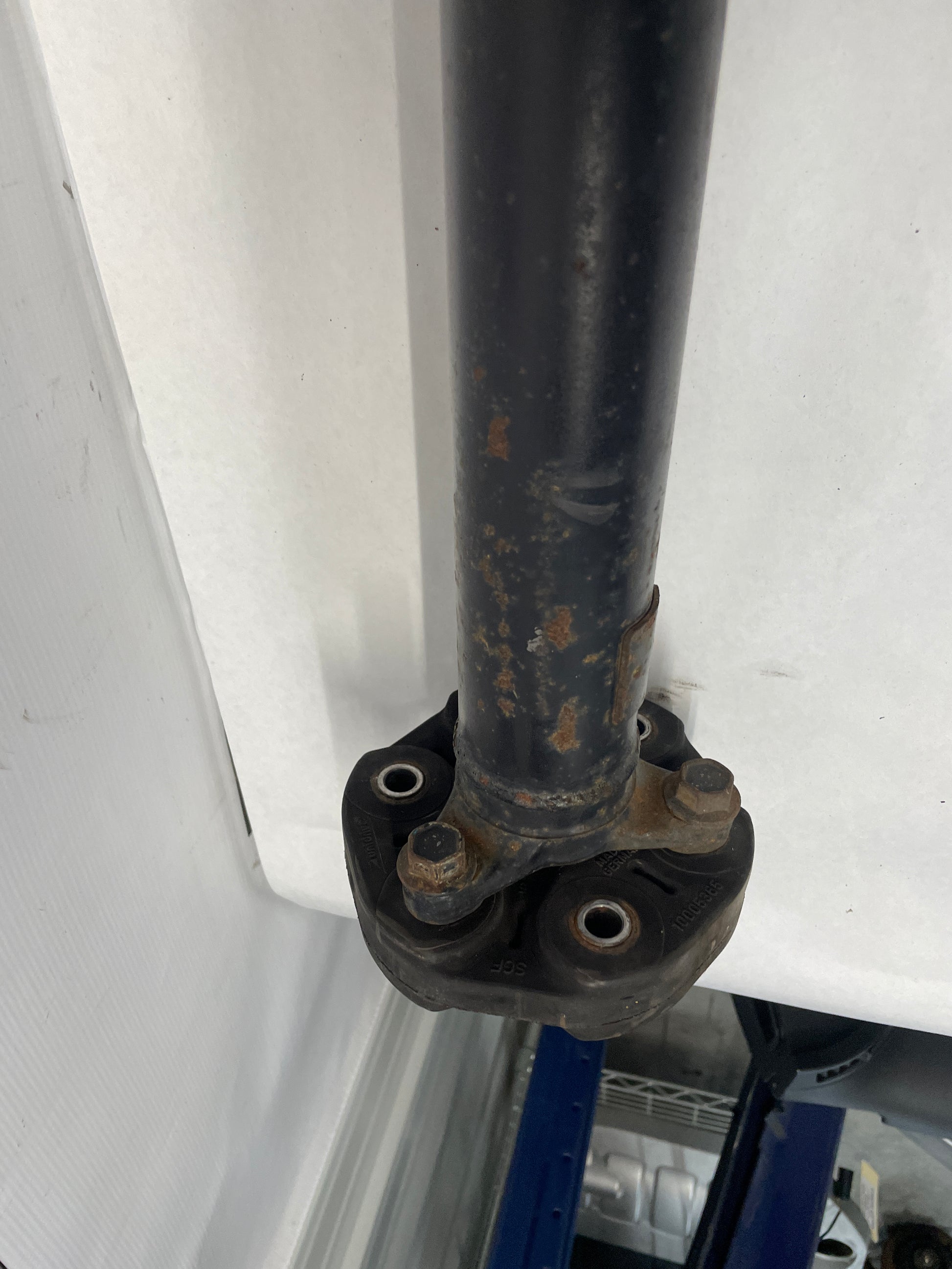 2013 Chevy Caprice Drive Shaft Driveshaft Driveline Propeller Shaft OEM - Day's Parts Yard