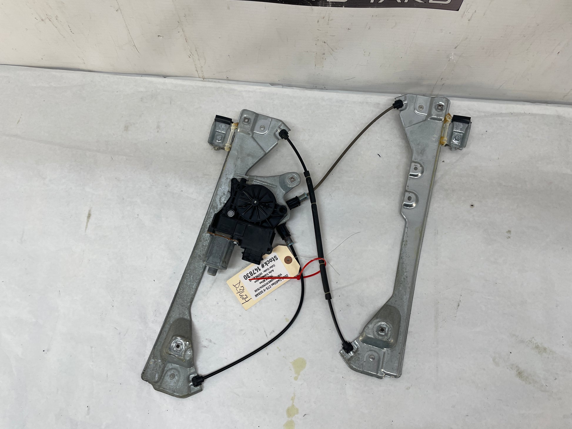 2009 Cadillac CTS-V Sedan RH Passenger Front Window Regulator w/ Motor OEM - Day's Parts Yard