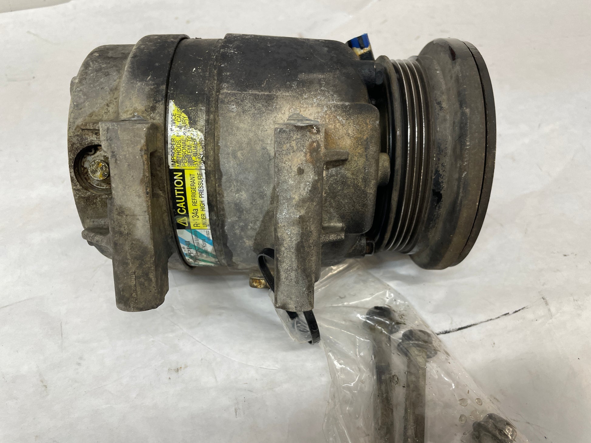 2001 Pontiac Firebird Trans AM WS6 AC Air Conditioner Compressor w/ Hardware OEM - Day's Parts Yard