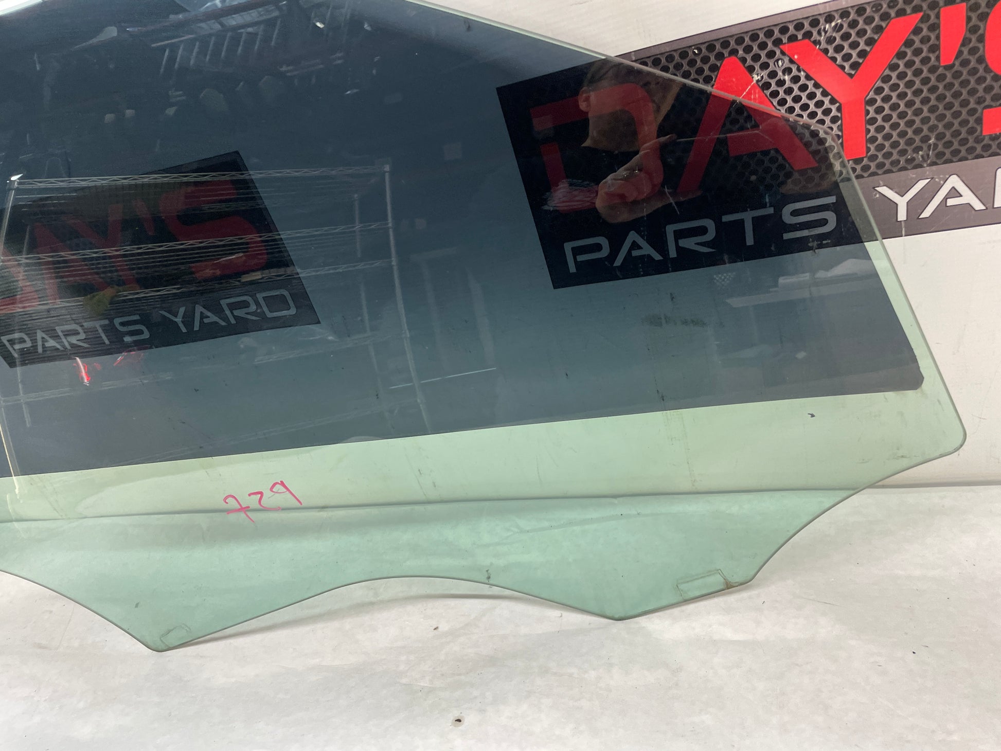 2009 Cadillac CTS-V Sedan RH Passenger Front Door Window Glass OEM - Day's Parts Yard