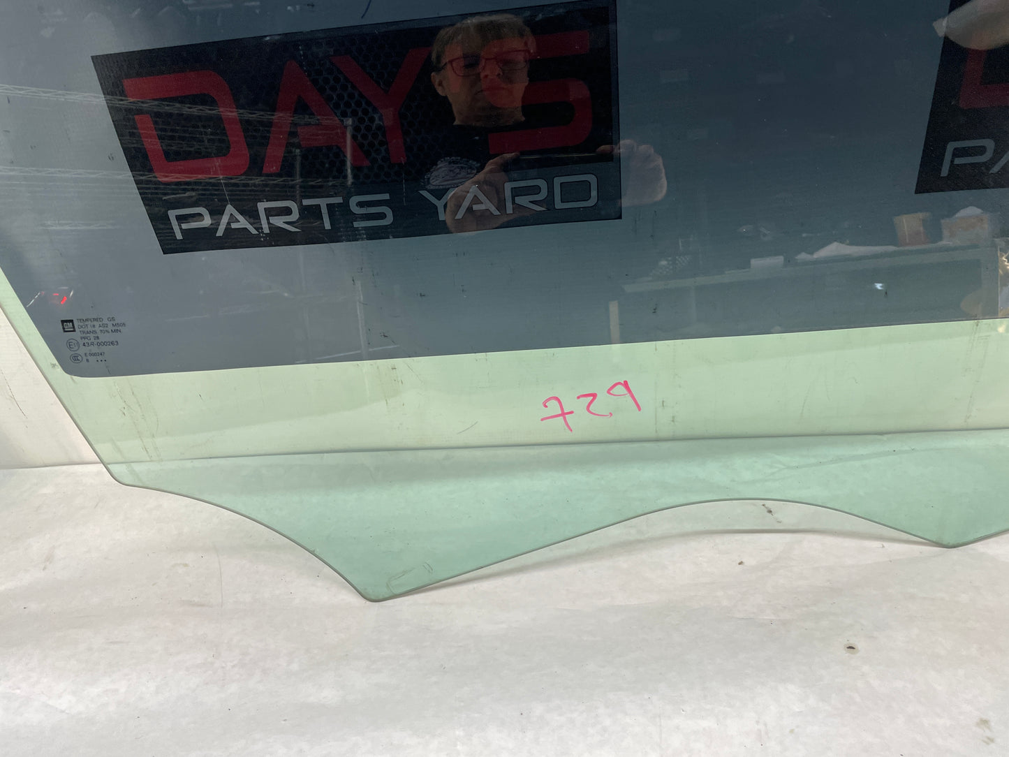 2009 Cadillac CTS-V Sedan RH Passenger Front Door Window Glass OEM - Day's Parts Yard