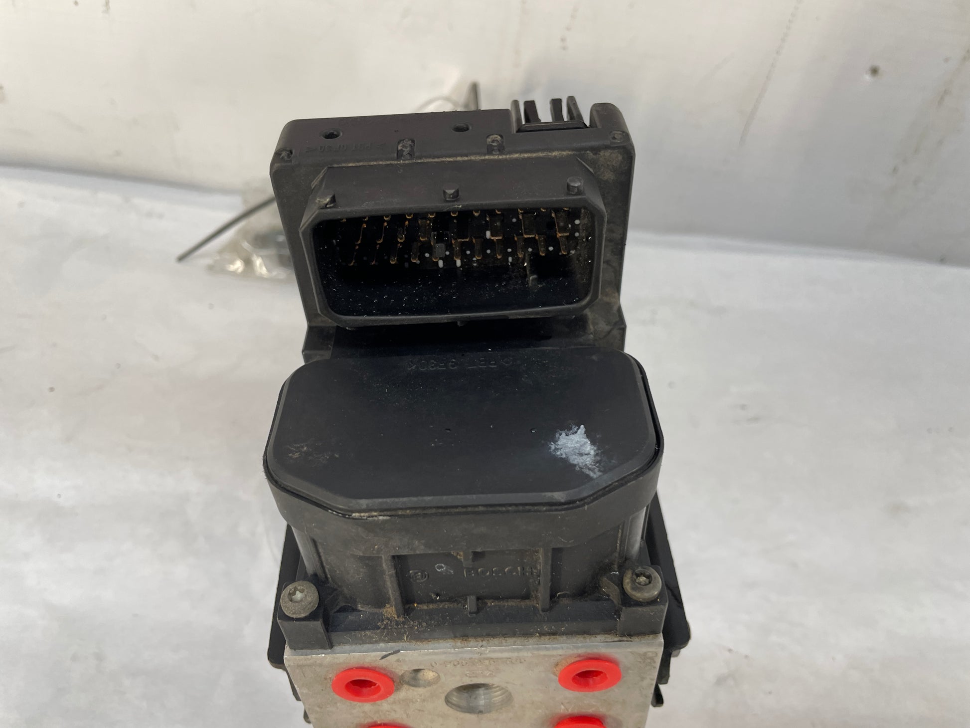 2001 Pontiac Firebird Trans AM ABS Anti Lock Brake Pump Control Module w/o Traction OEM - Day's Parts Yard