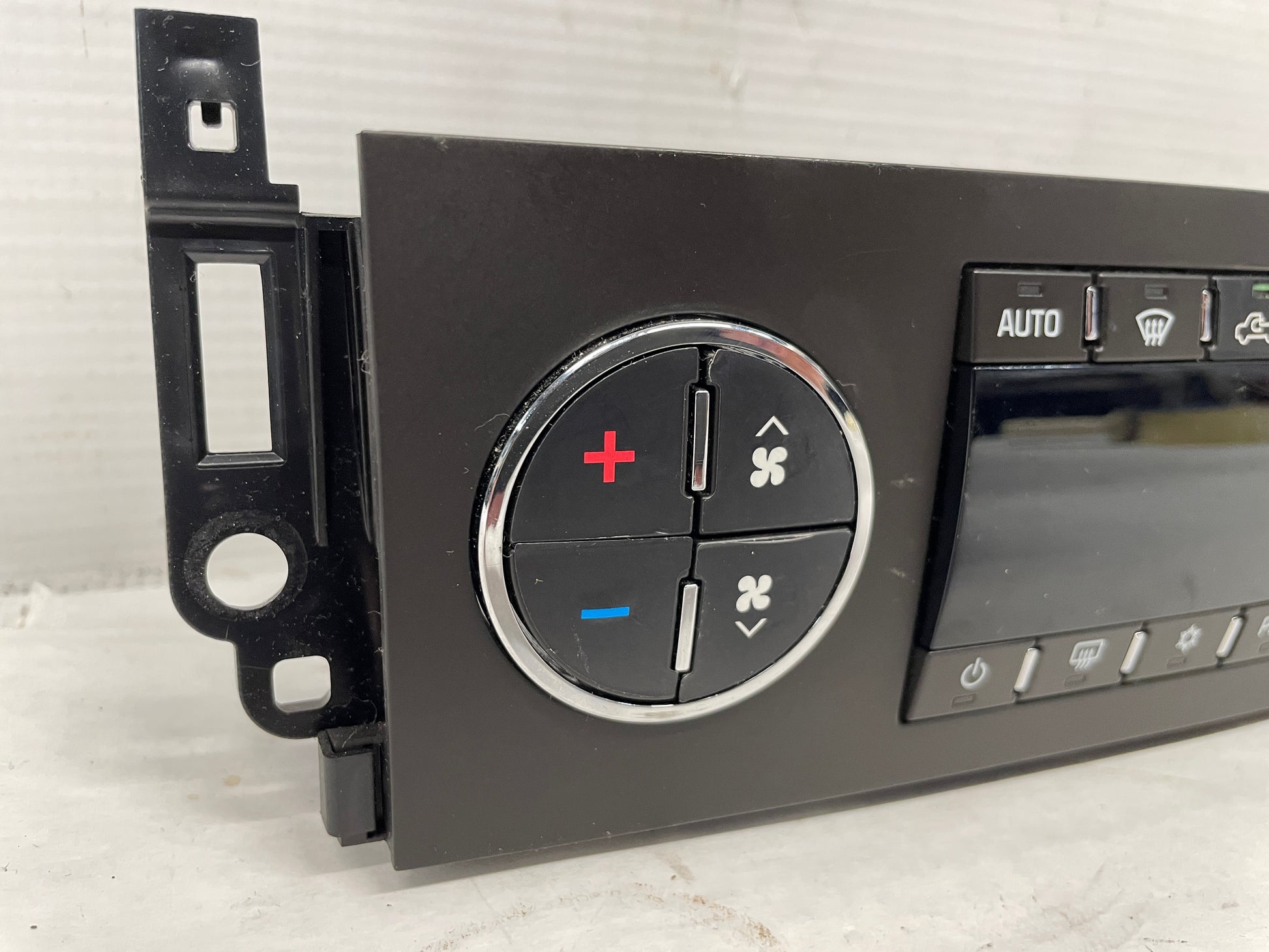 2013 GMC Sierra C1500 SLE Temperature AC Heat Climate Control OEM - Day's Parts Yard