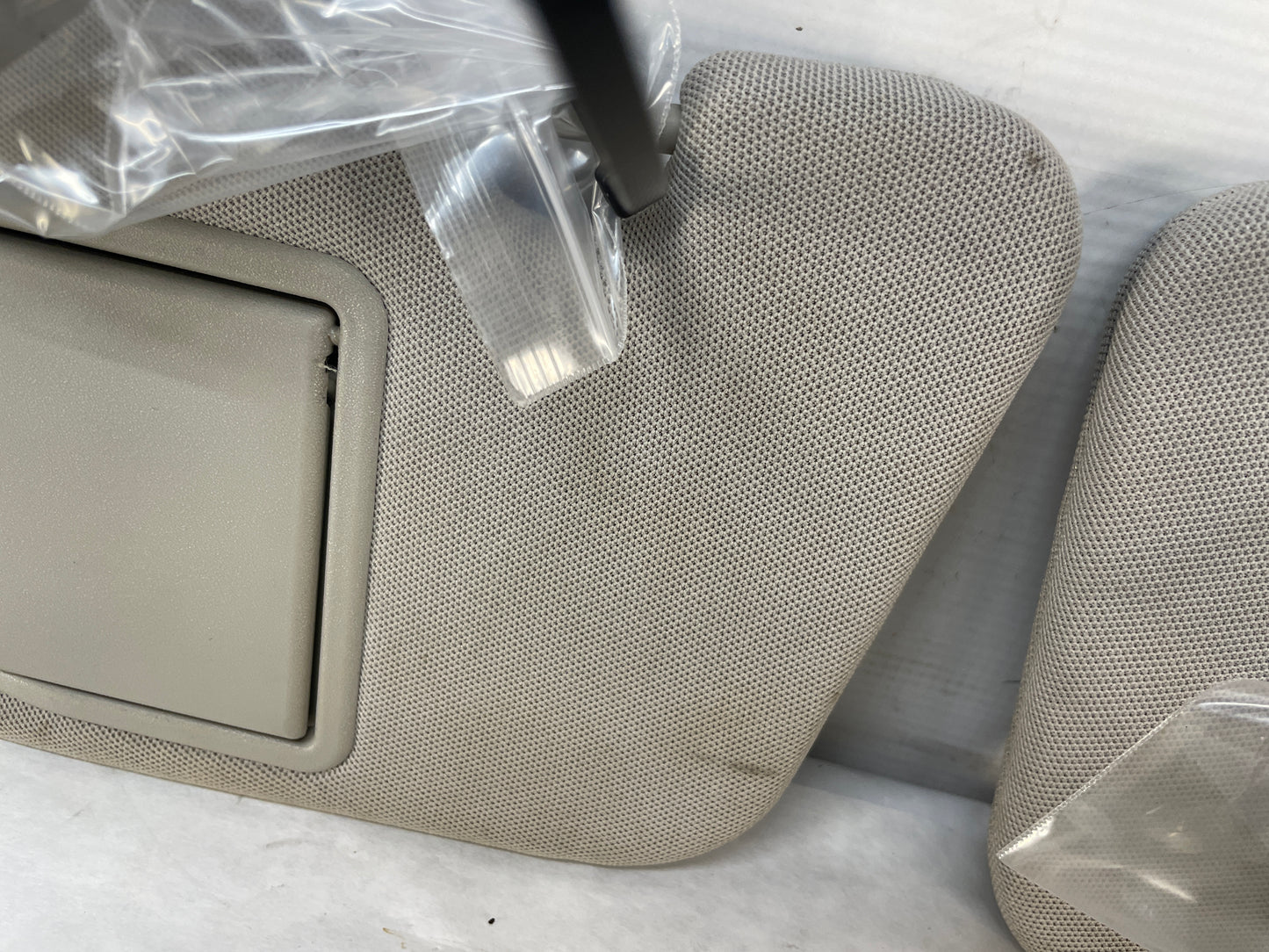 2015 Chevy SS Sedan RH & LH Sun Visor Sunvisor w/ Clips OEM