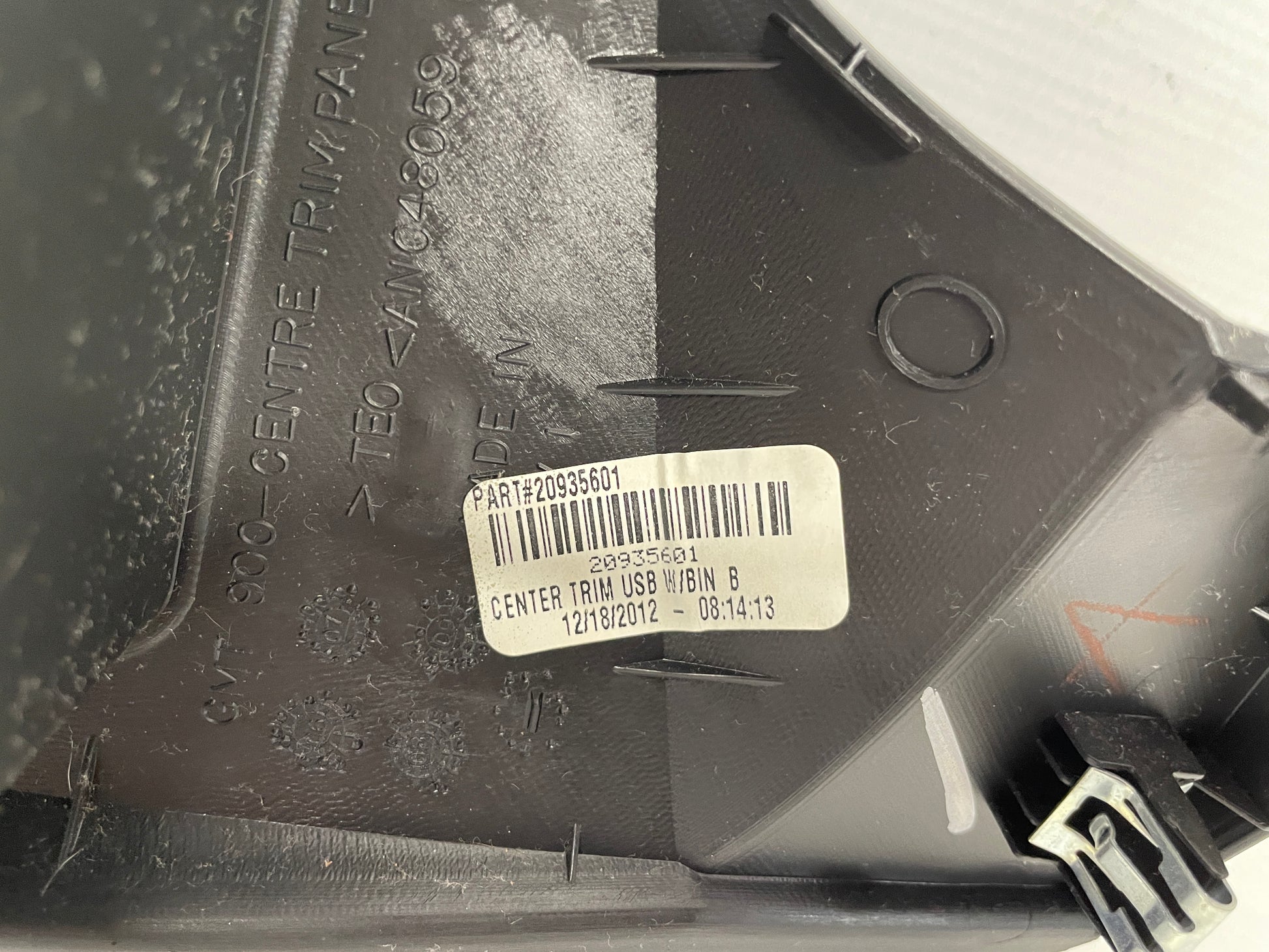 2013 GMC Sierra C1500 SLE Center Dash Radio Heat AC Trim Surround Bezel Vents OEM - Day's Parts Yard