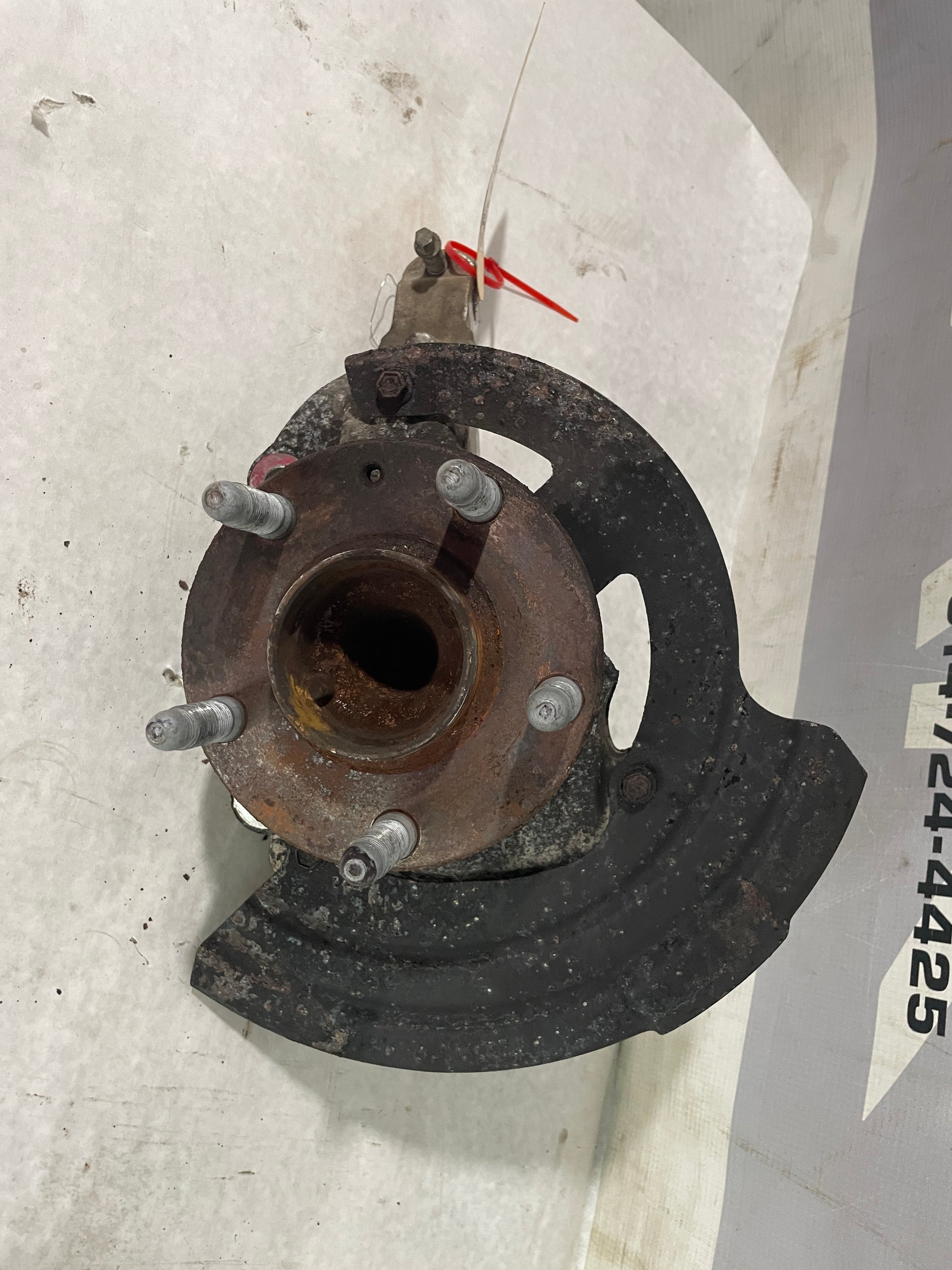 2017 Chevy SS Sedan Front RH Passenger Hub Knuckle Spindle Assembly OEM - Day's Parts Yard