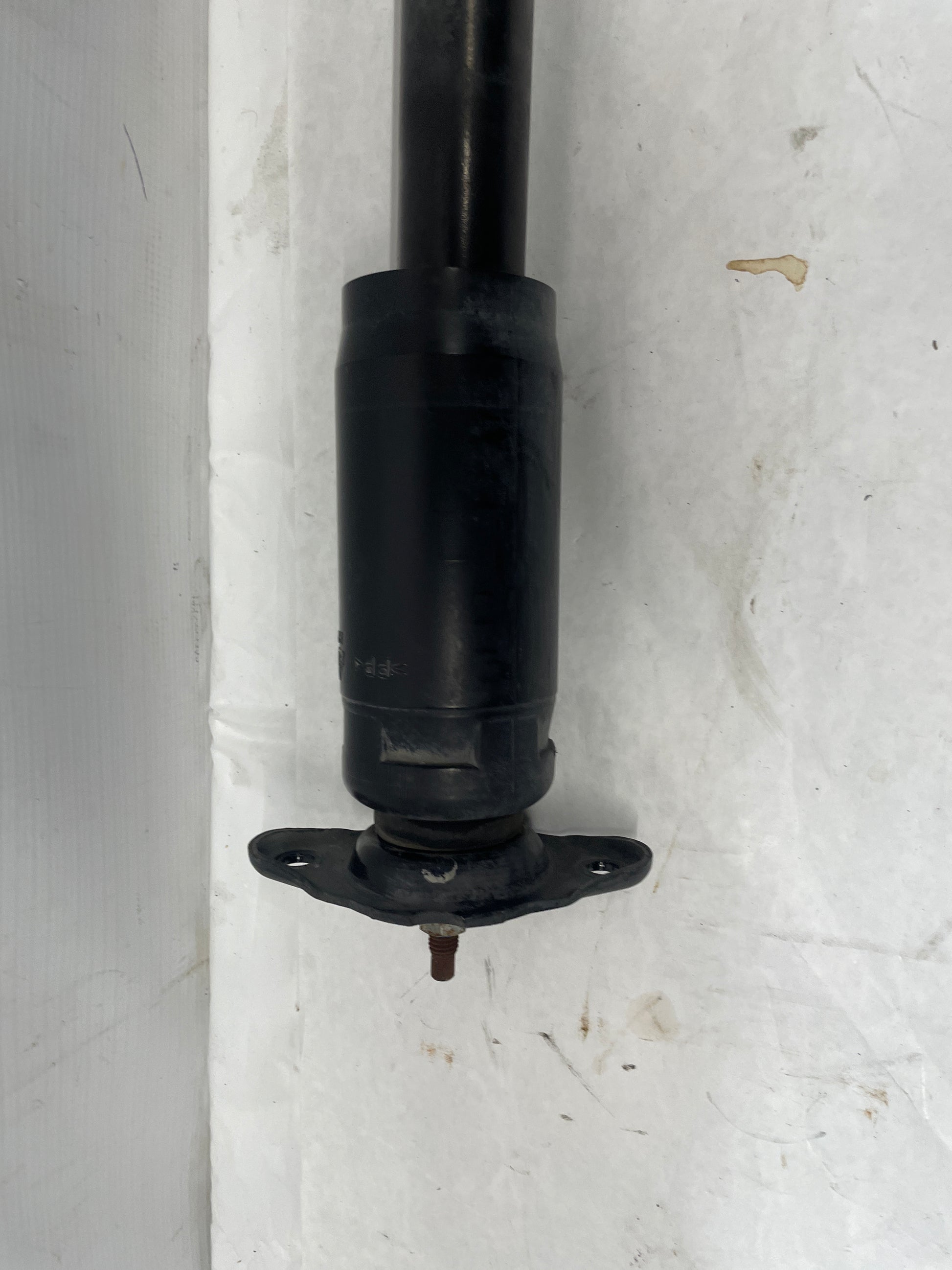 2008 Chevy Corvette RH Passenger Rear Suspension Shock Absorber Strut OEM - Day's Parts Yard