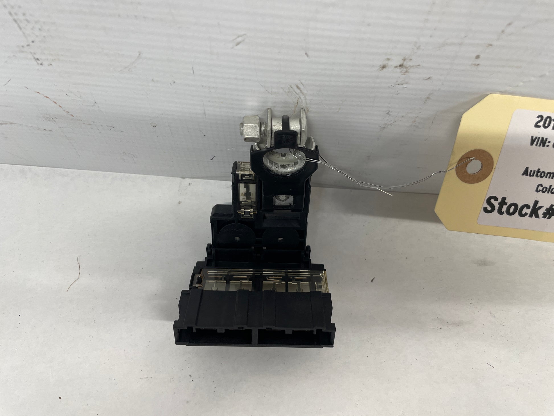 2013 Chevy Caprice Positive Battery Electric Fuse Relay Junction OEM - Day's Parts Yard