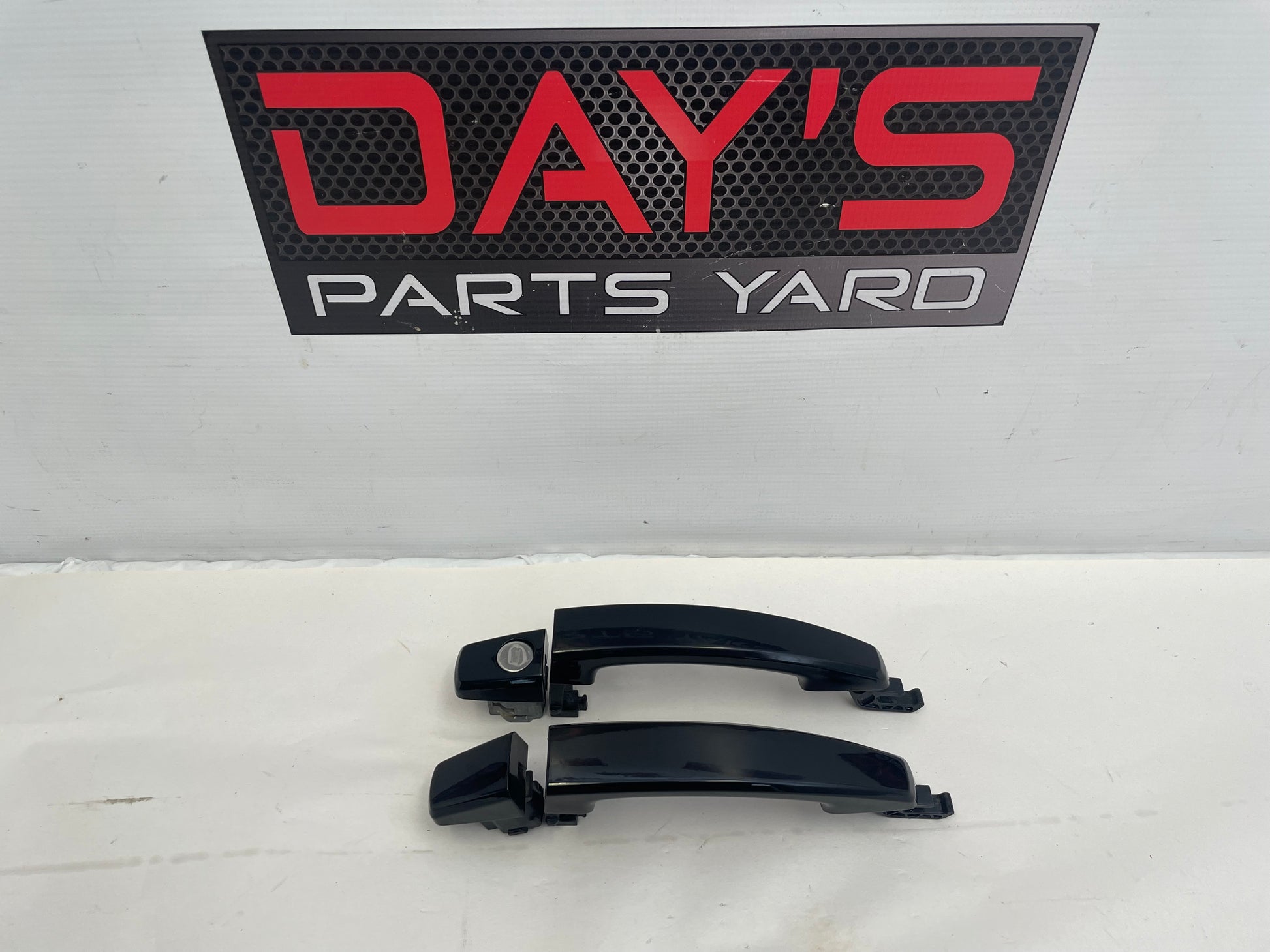 2015 Chevy Camaro SS RH & LH Exterior Door Handles OEM - Day's Parts Yard