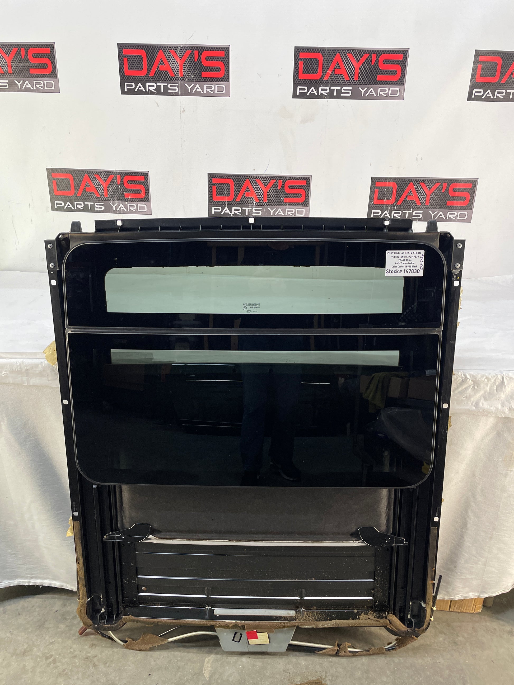 2009 Cadillac CTS-V Sedan Sunroof Sun Moon Moonroof Roof OEM - Day's Parts Yard