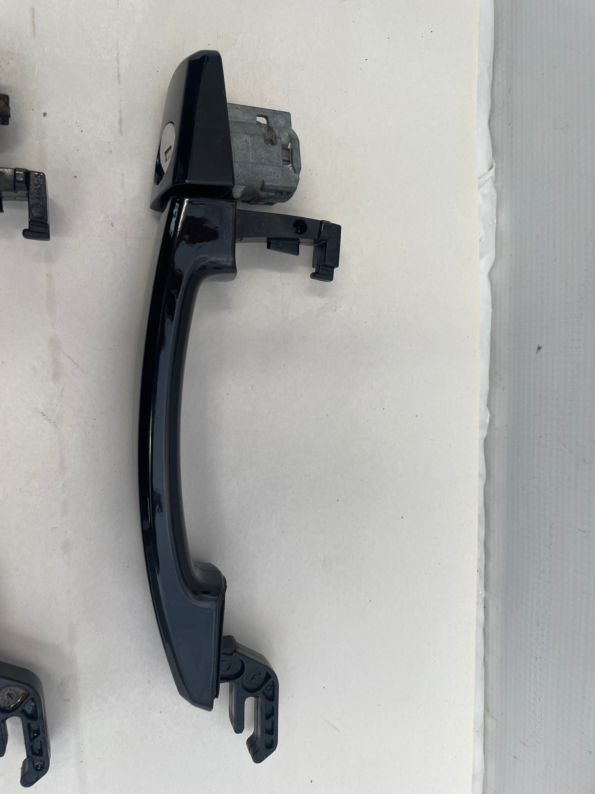 2015 Chevy Camaro SS RH & LH Exterior Door Handles OEM - Day's Parts Yard