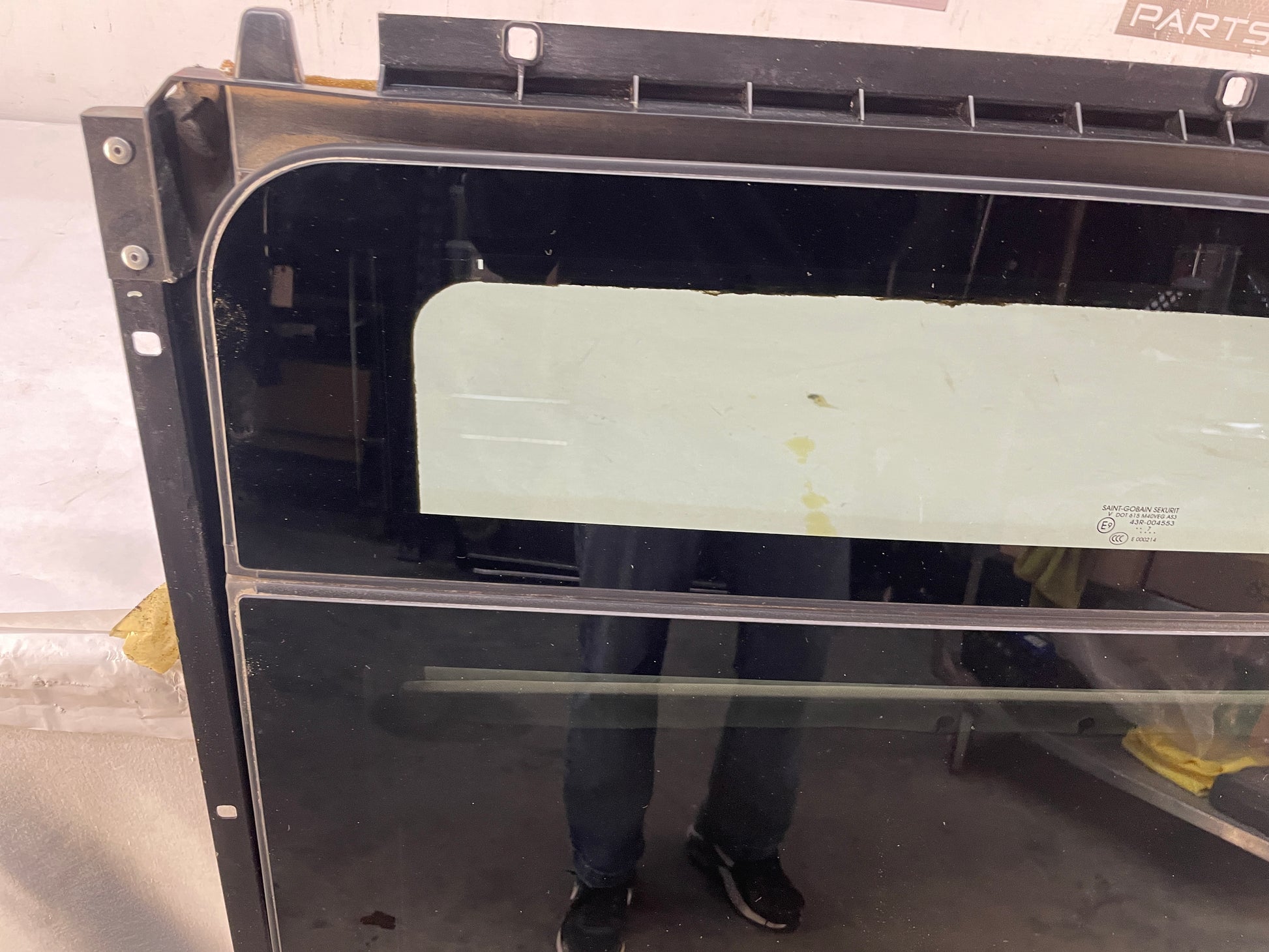 2009 Cadillac CTS-V Sedan Sunroof Sun Moon Moonroof Roof OEM - Day's Parts Yard