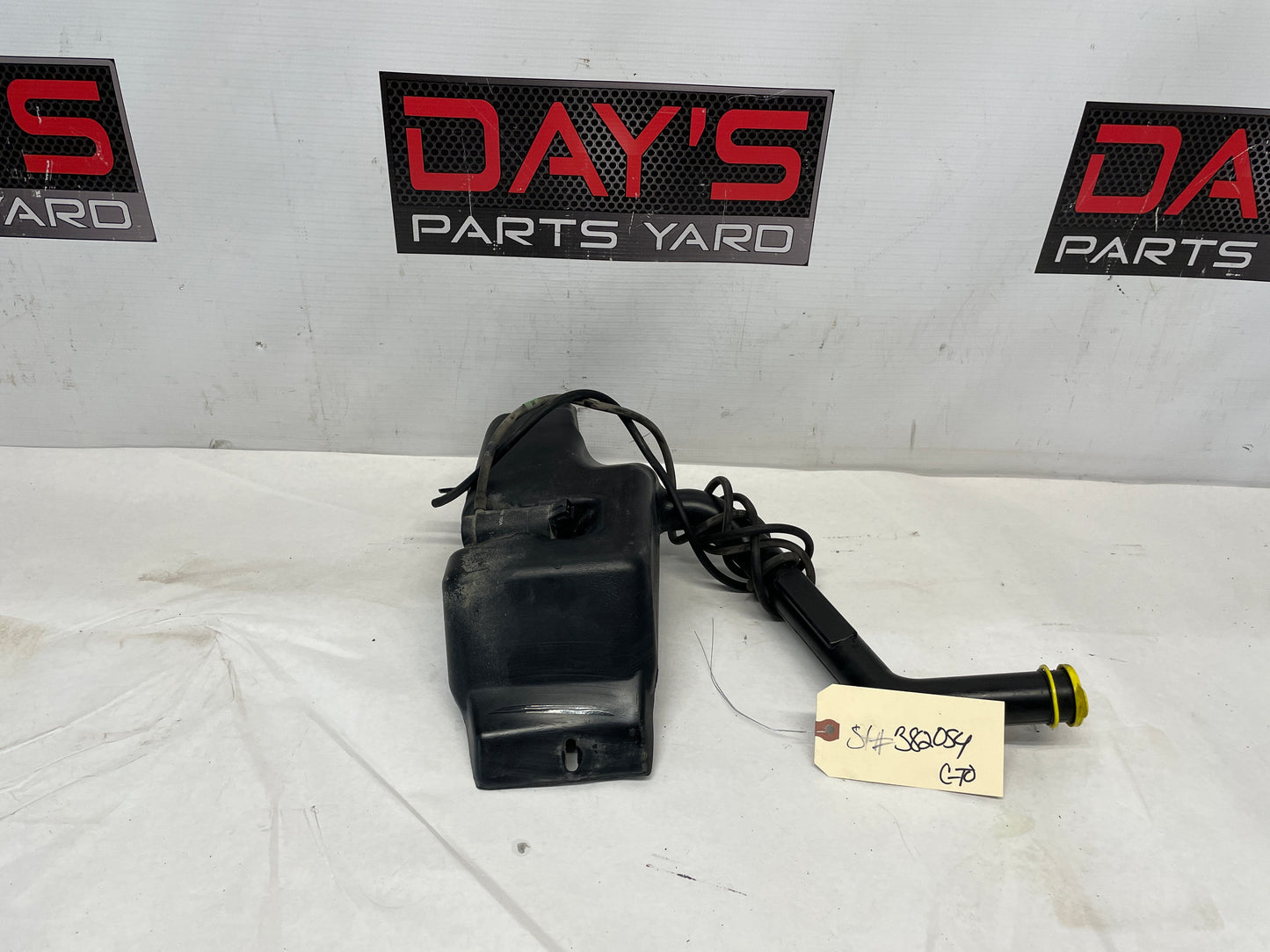 2005 Pontiac GTO Windshield Washer Pump Reservoir Tank Bottle OEM - Day's Parts Yard
