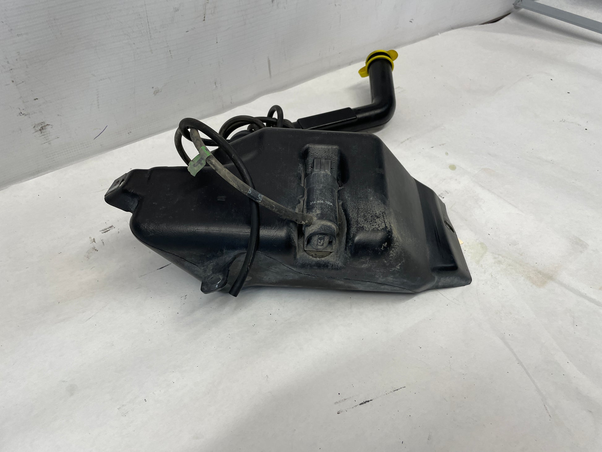 2005 Pontiac GTO Windshield Washer Pump Reservoir Tank Bottle OEM - Day's Parts Yard