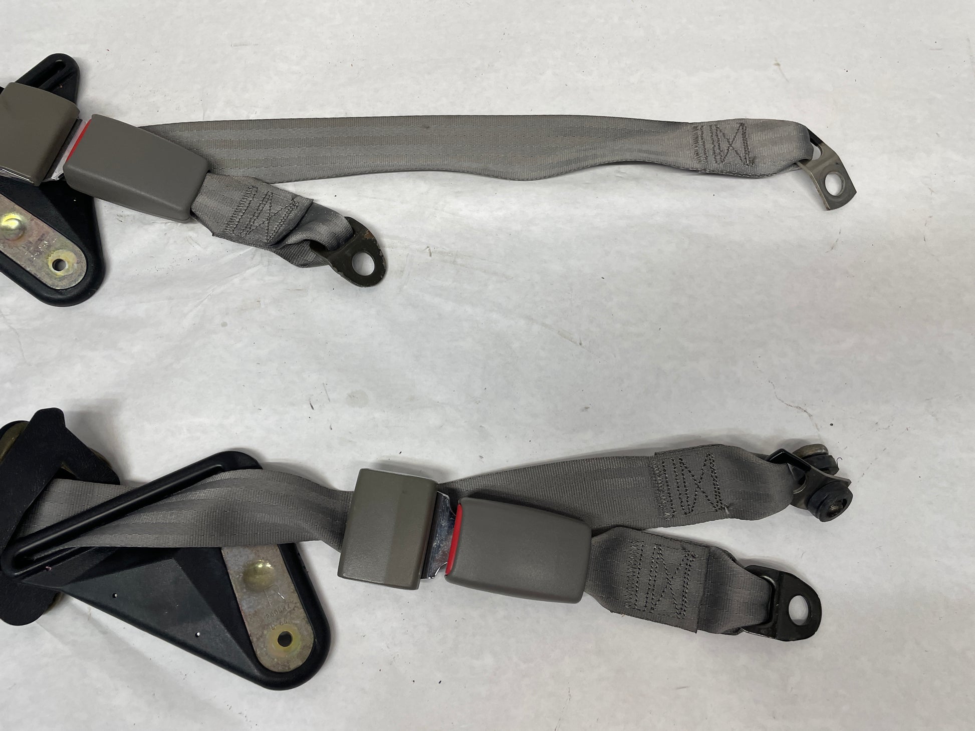 2002 Chevy Camaro Z28 Rear Seatbelt Seat Belts Retractors w/ Buckles OEM Gray Grey - Day's Parts Yard