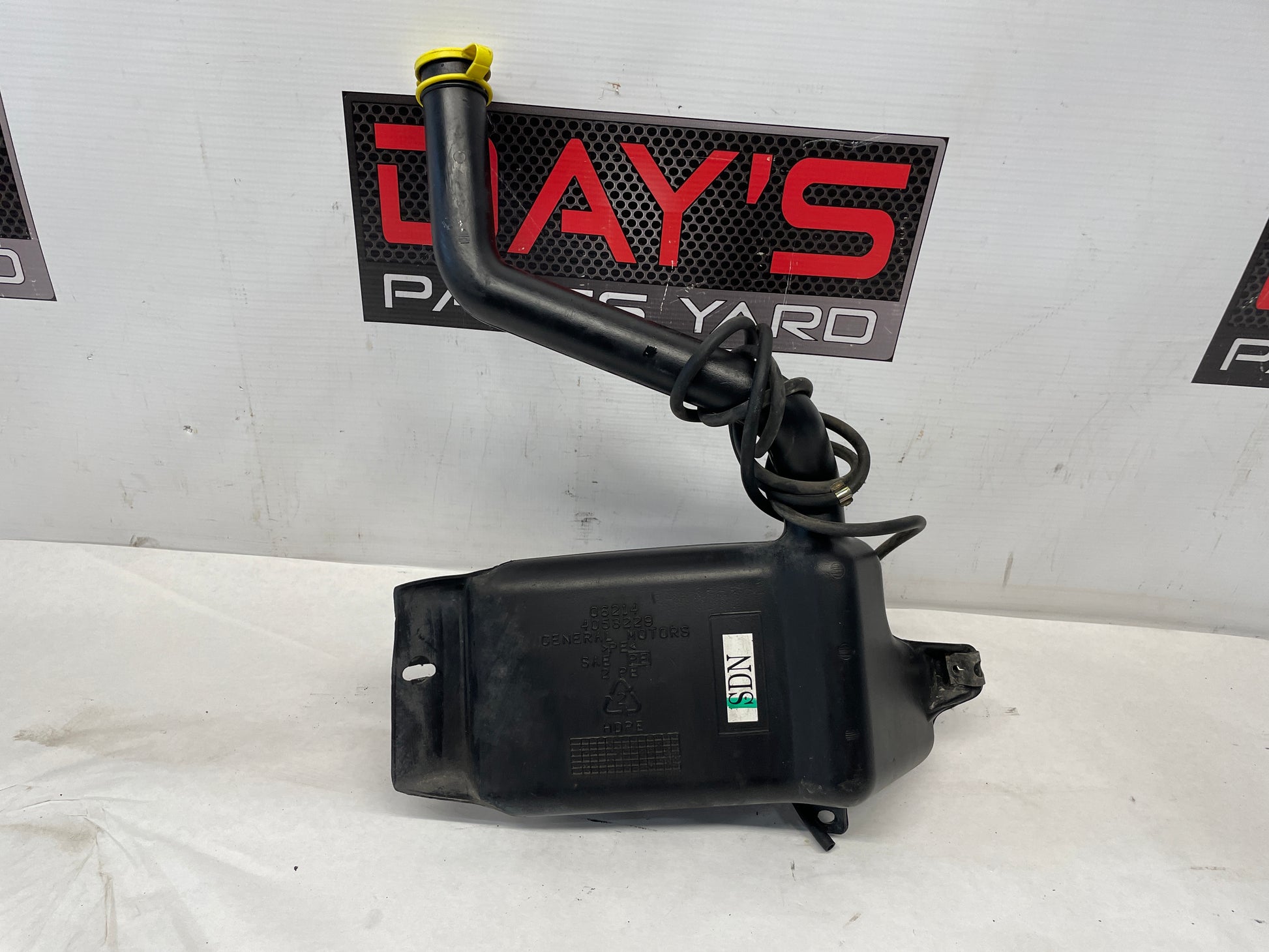 2005 Pontiac GTO Windshield Washer Pump Reservoir Tank Bottle OEM - Day's Parts Yard