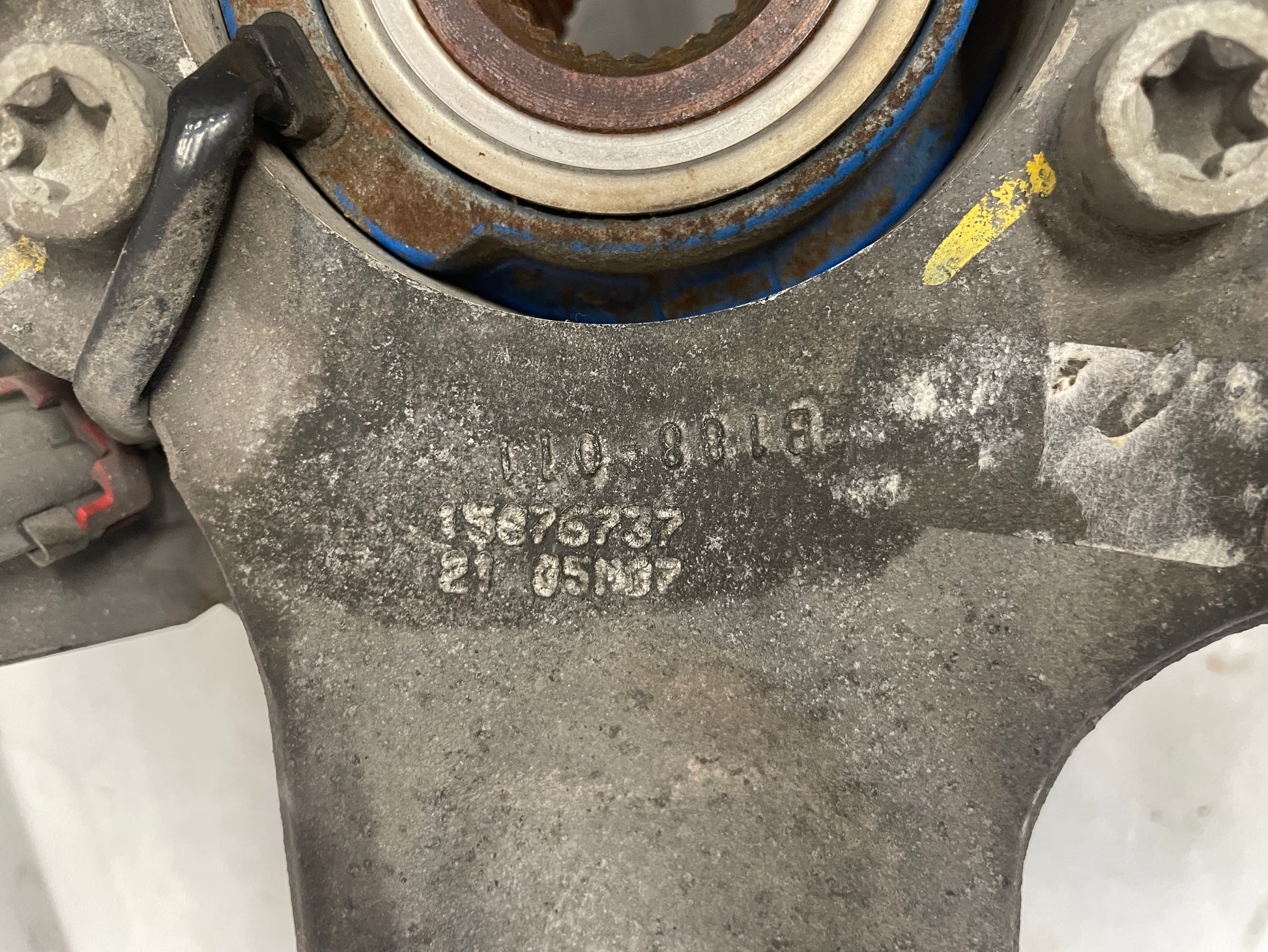 2008 Chevy Corvette RH Passenger Rear Suspension Spindle Knuckle Hub OEM - Day's Parts Yard