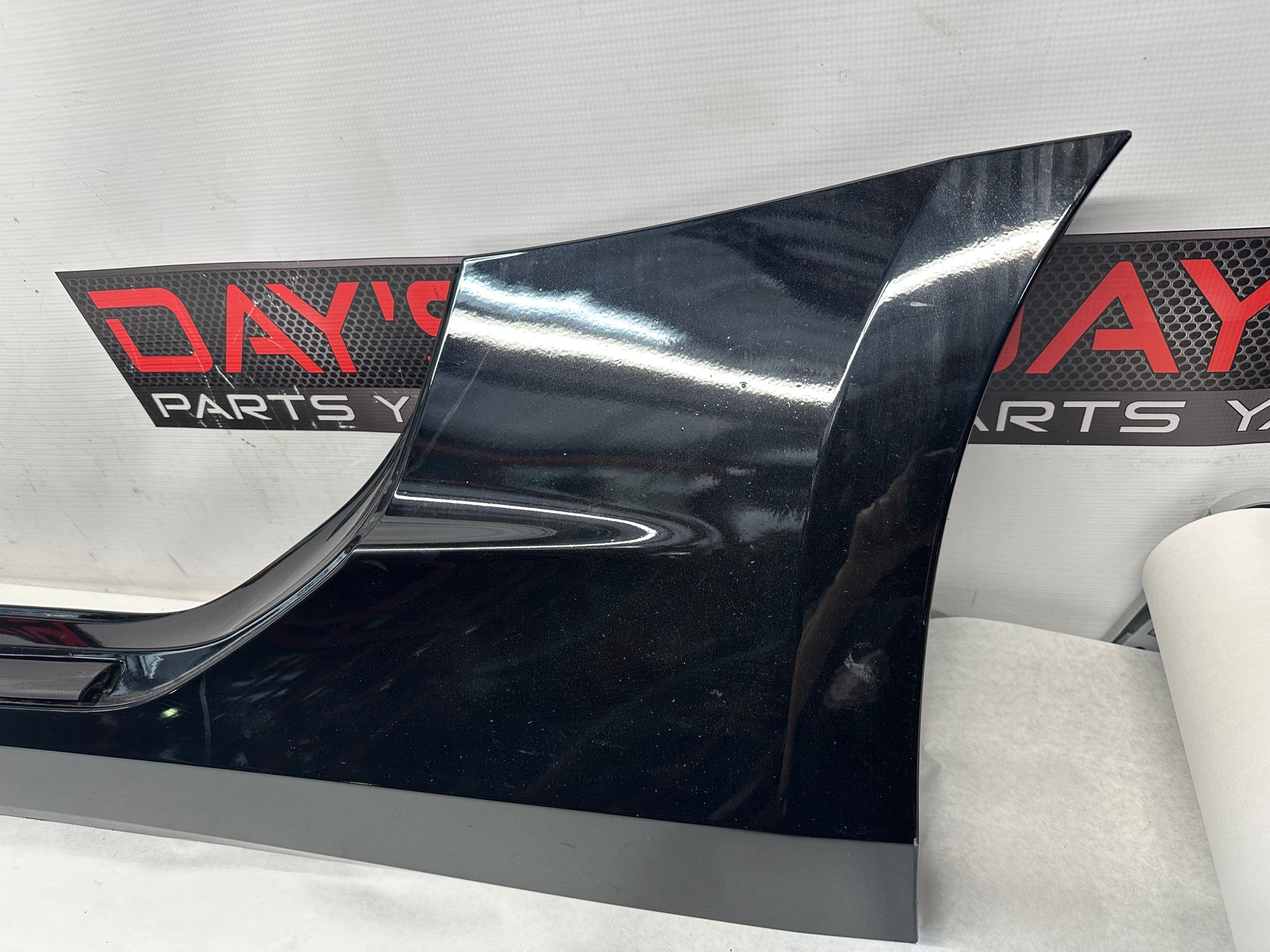 2017 Chevy Camaro SS LH Driver Rocker Molding OEM - Day's Parts Yard