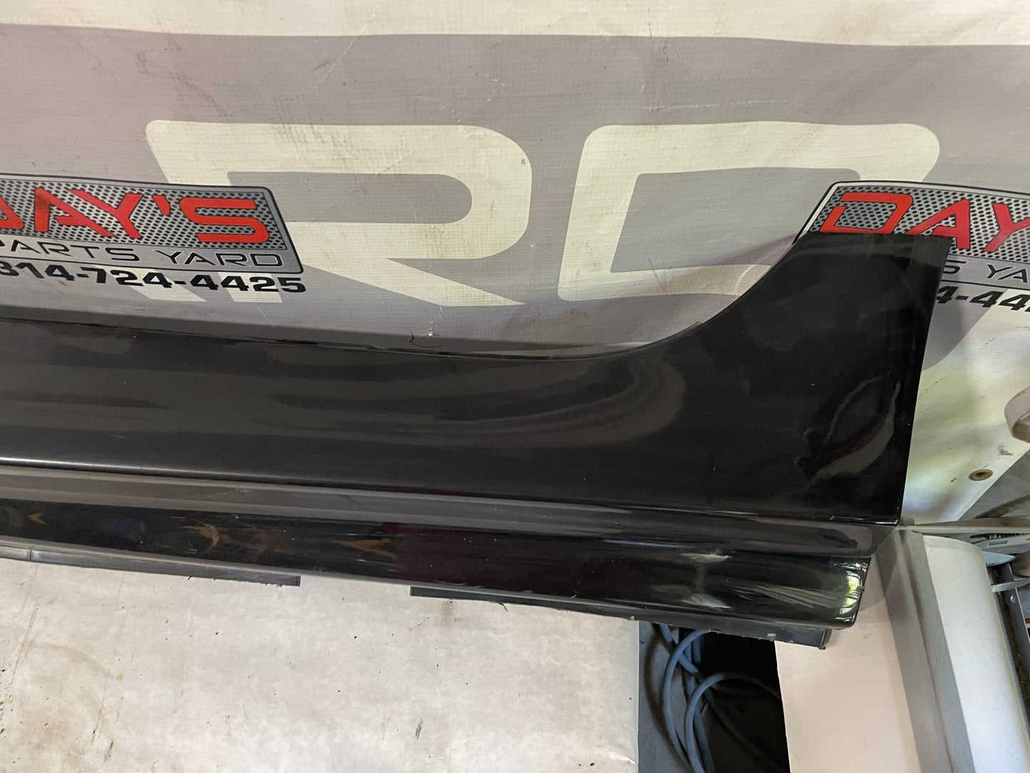 2009 Pontiac G8 LH Driver Rocker Molding Panel OEM - Day's Parts Yard