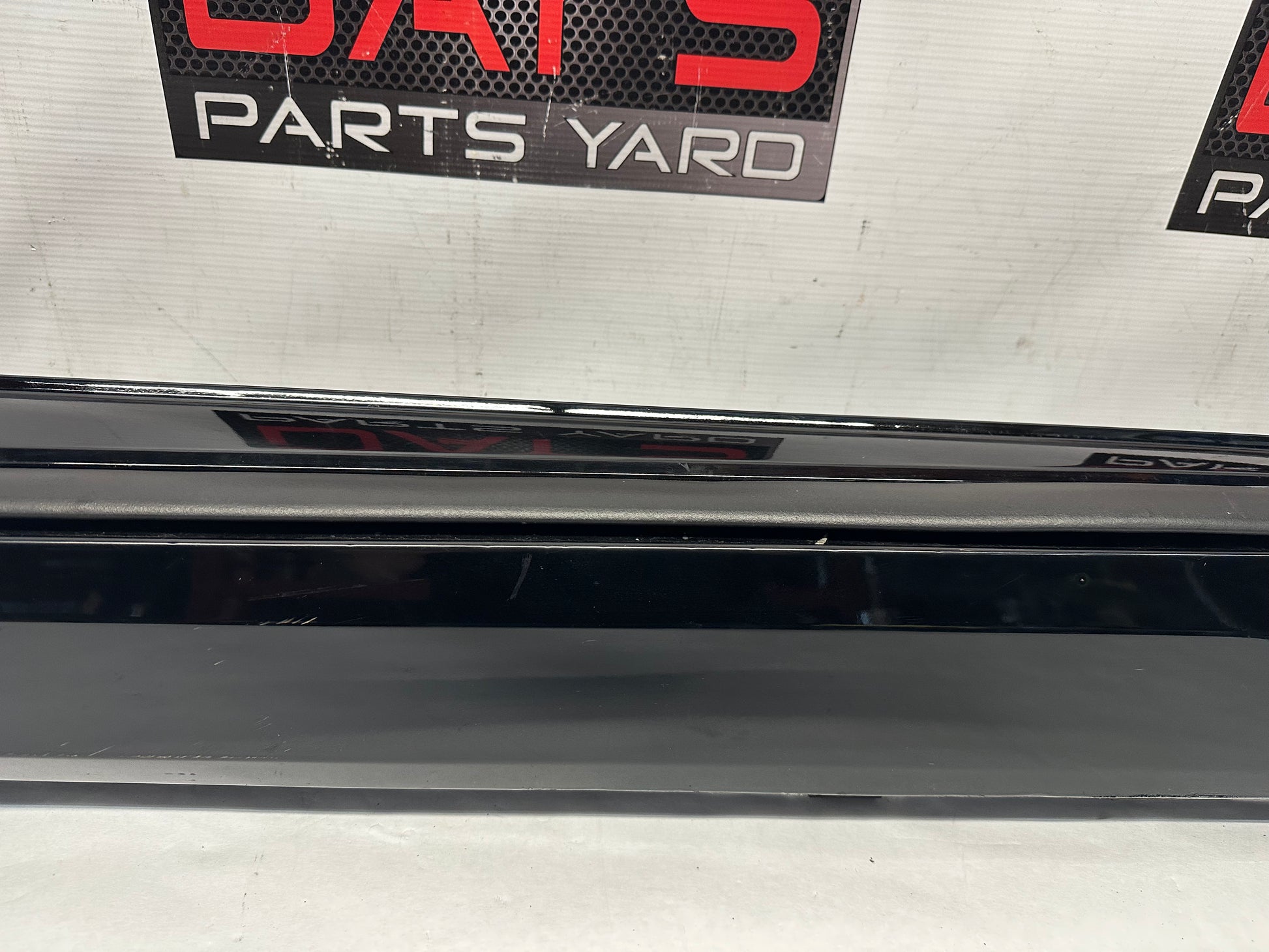 2017 Chevy Camaro SS LH Driver Rocker Molding OEM - Day's Parts Yard