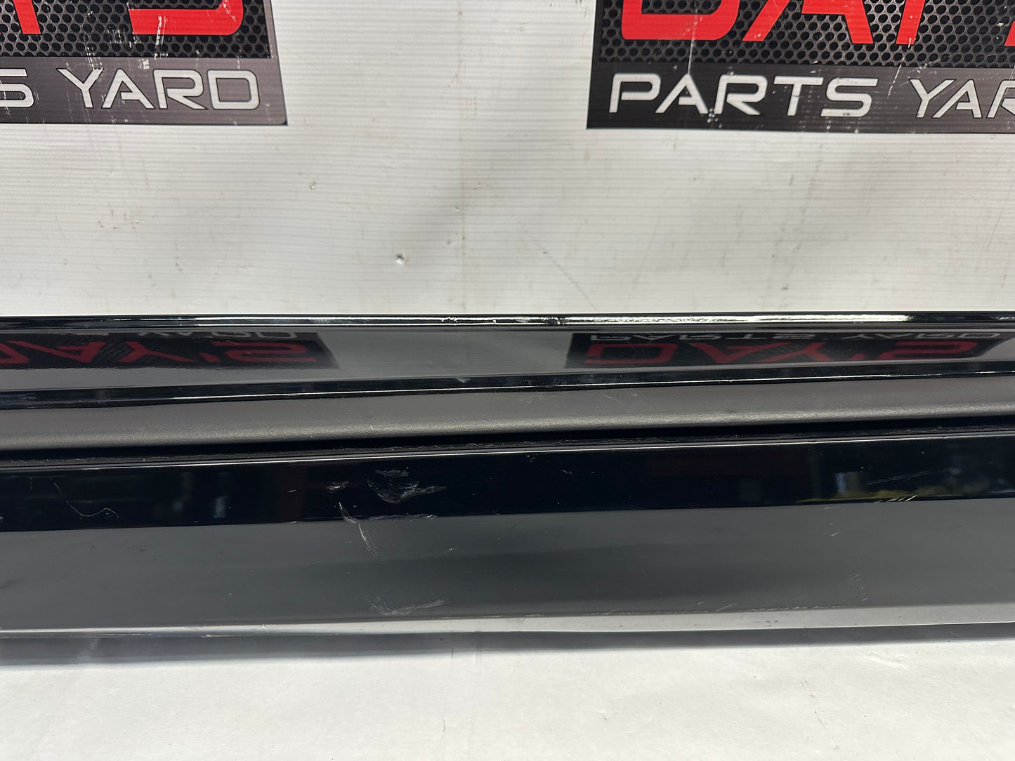 2017 Chevy Camaro SS LH Driver Rocker Molding OEM - Day's Parts Yard