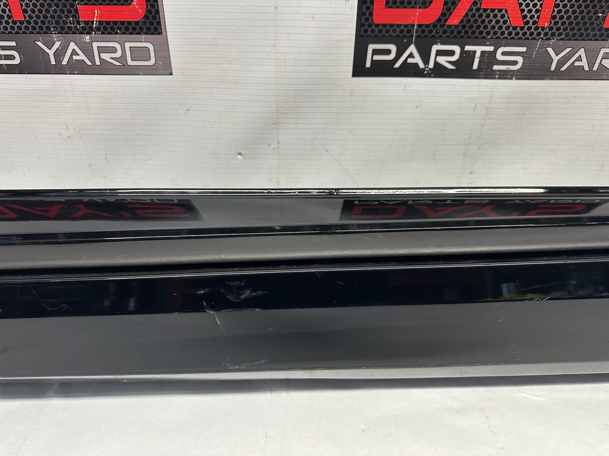2017 Chevy Camaro SS LH Driver Rocker Molding OEM - Day's Parts Yard