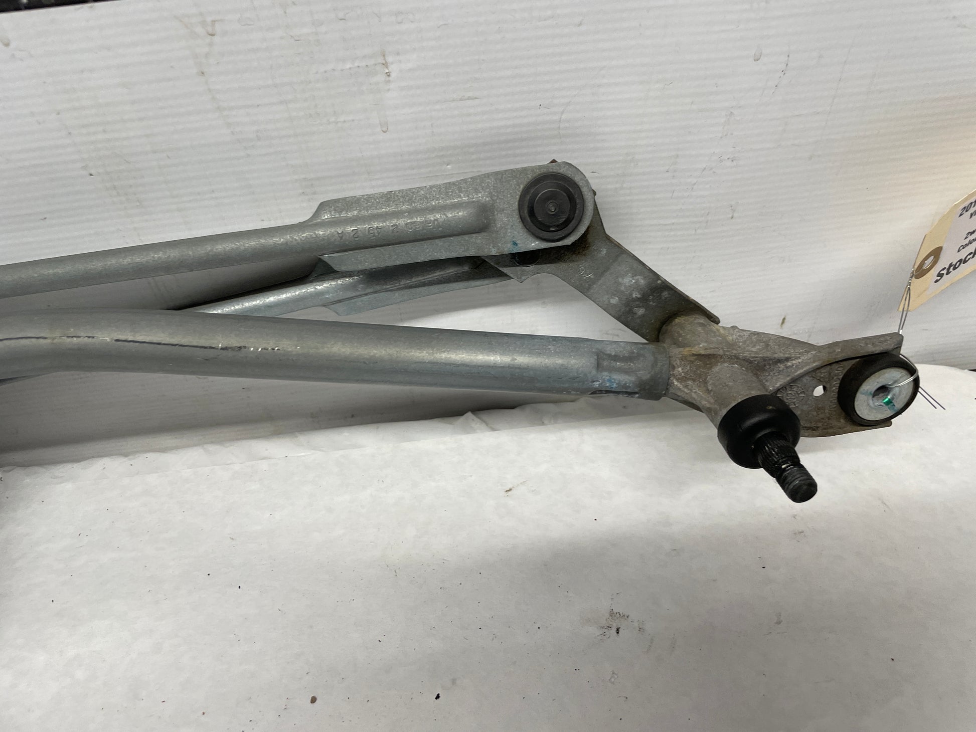 2013 GMC Sierra C1500 SLE Windshield Wiper Motor Transmission Linkage Assembly OEM - Day's Parts Yard