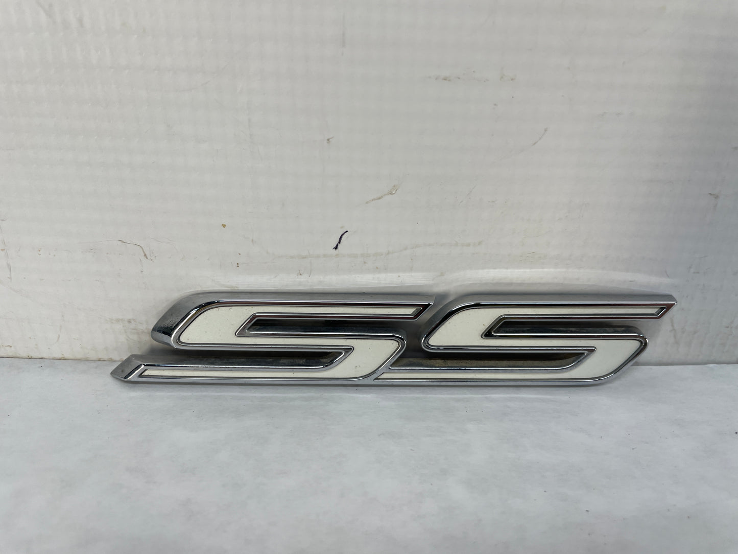 2015 Chevy SS Sedan Trunk Deck Lid SS Emblem OEM