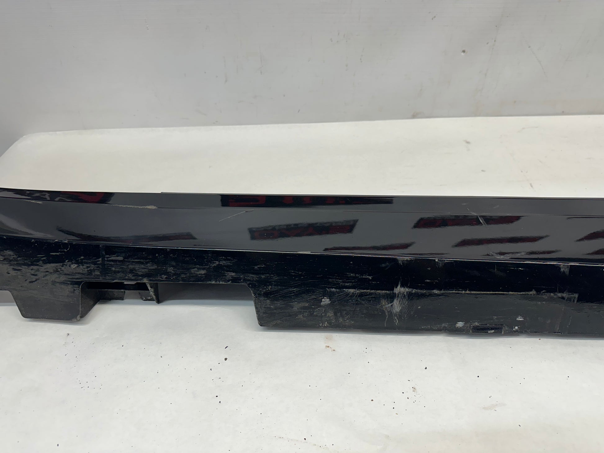 2017 Chevy Camaro SS LH Driver Rocker Molding OEM - Day's Parts Yard